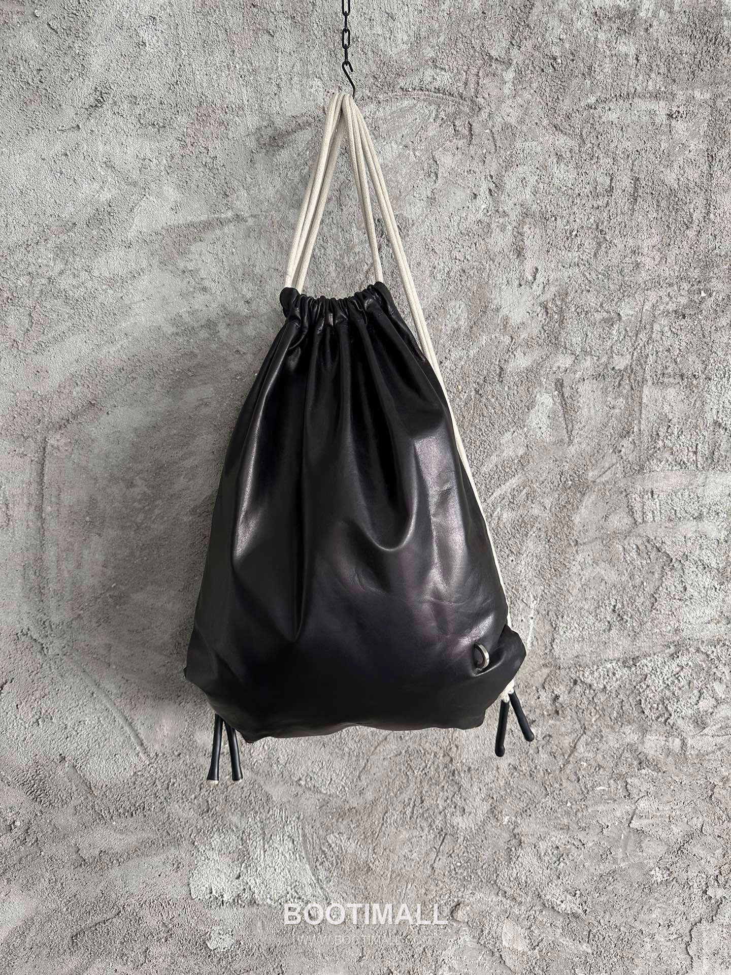Rick Owens Drawstring Leather Backpack Calfskin Leather Brown 릭 오웬스 드로우스트링 레더 백팩 카프스킨 레더 브라운 48cm 2