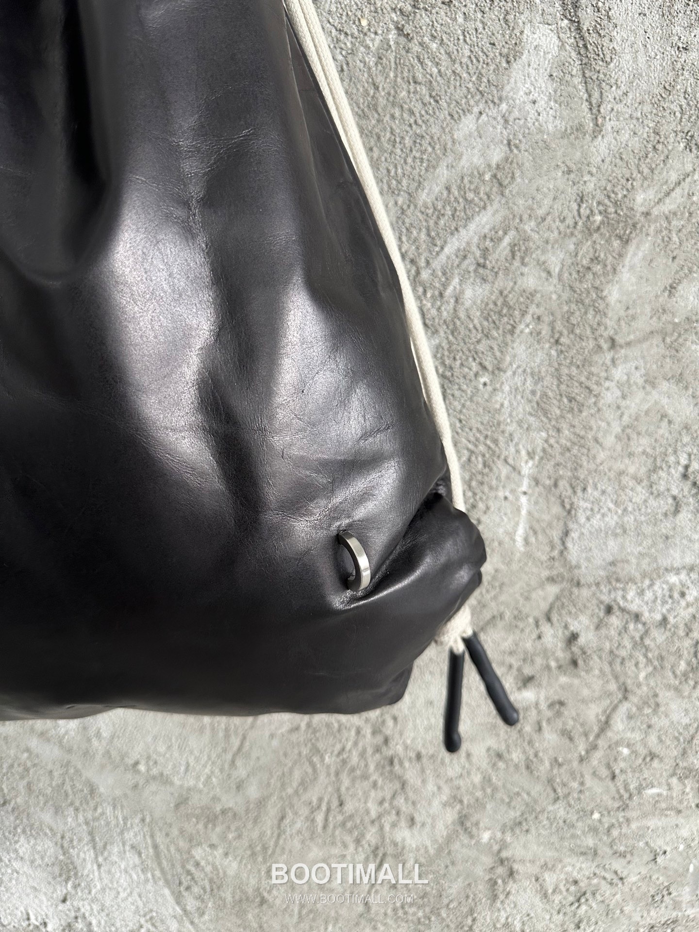 Rick Owens Drawstring Leather Backpack Calfskin Leather Brown 릭 오웬스 드로우스트링 레더 백팩 카프스킨 레더 브라운 48cm 3