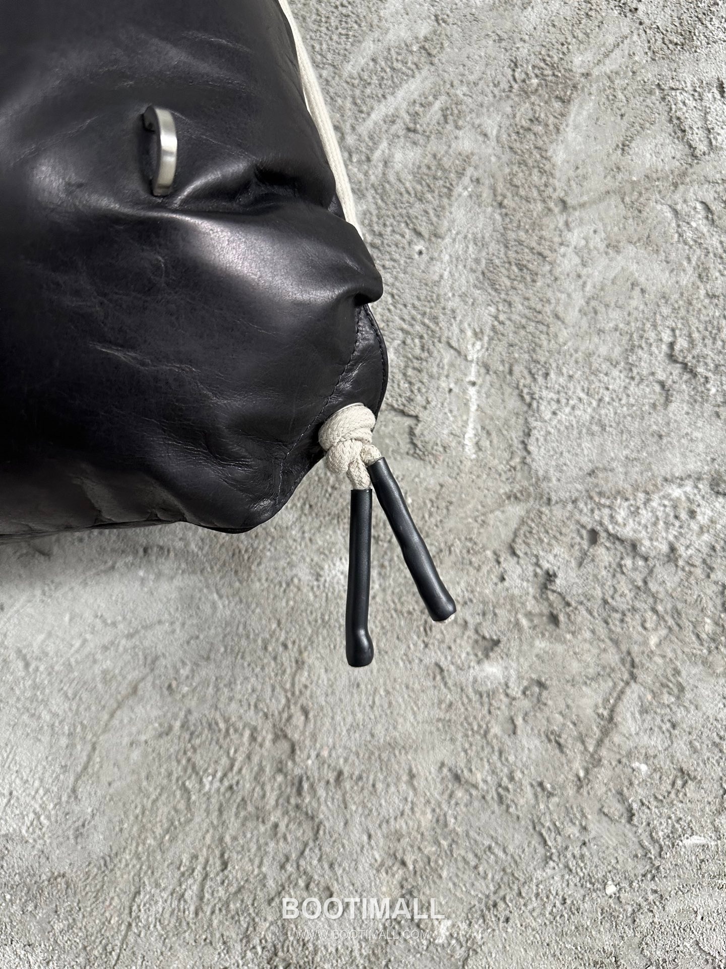 Rick Owens Drawstring Leather Backpack Calfskin Leather Brown 릭 오웬스 드로우스트링 레더 백팩 카프스킨 레더 브라운 48cm 4