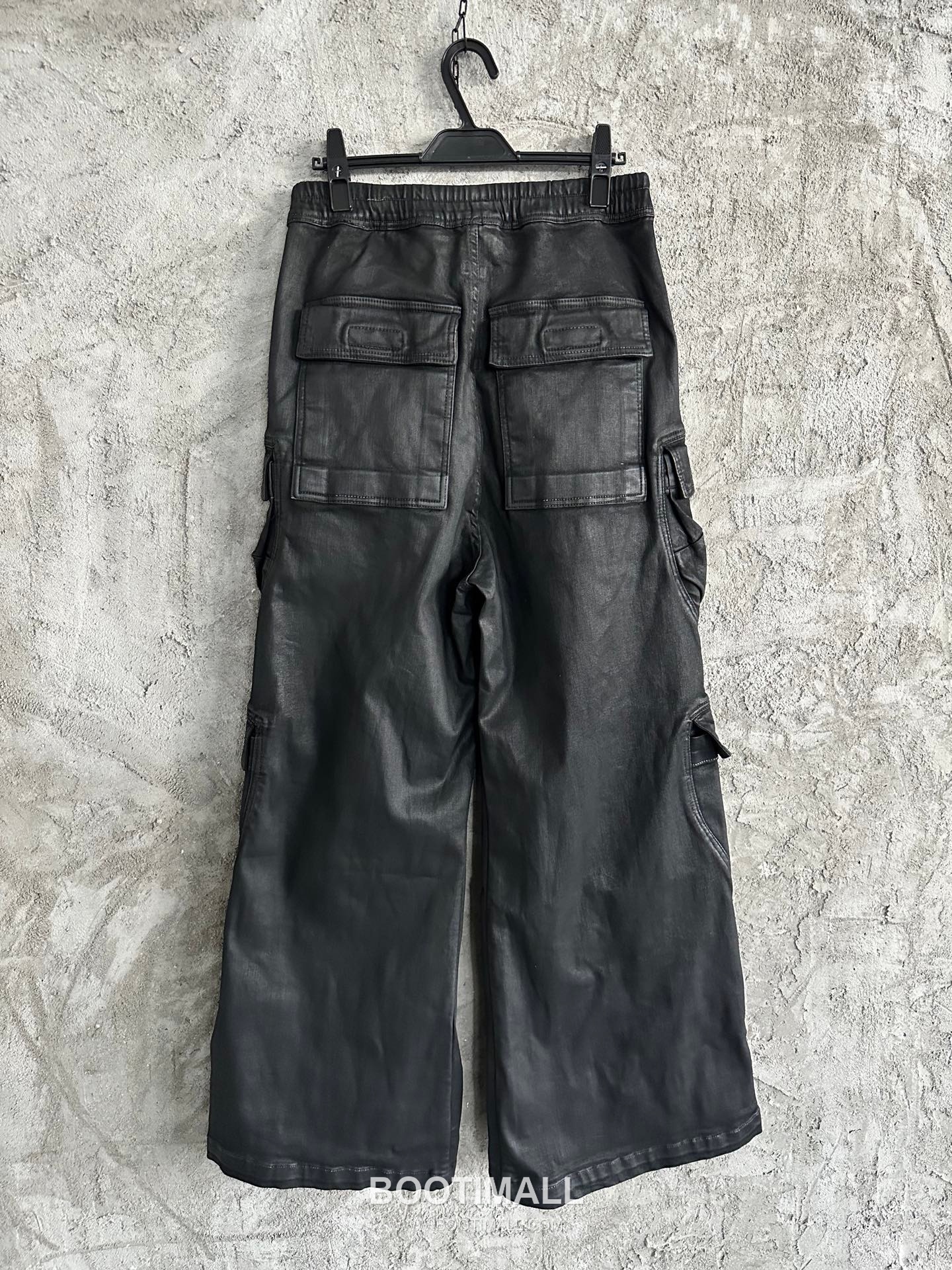 Rick Owens Waxed Flared Cargo Pants Denim Stretch Fabric Black 릭 오웬스 왁스드 플레어 카고 팬츠 데님 스트레치 원단 블랙 2