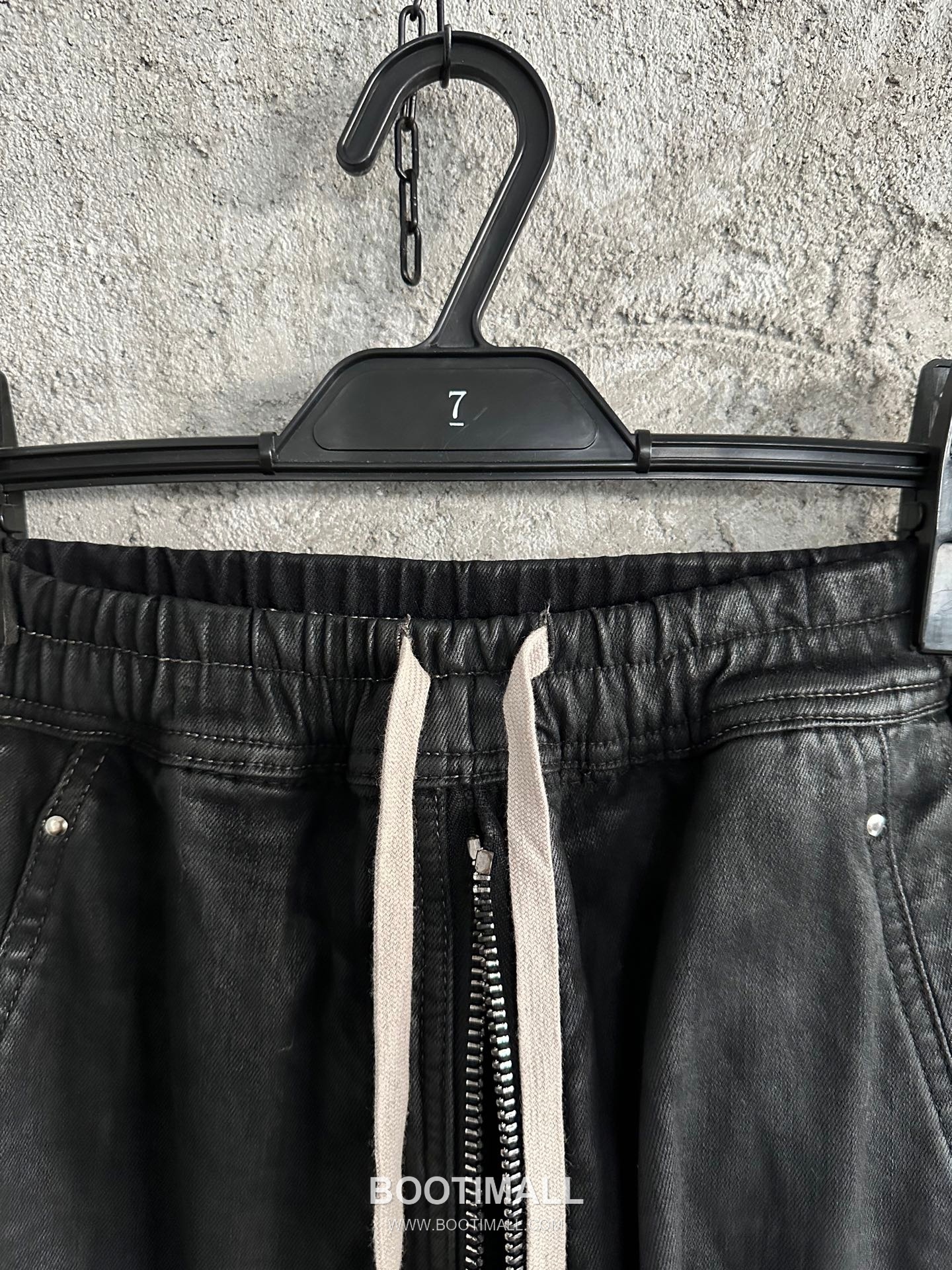Rick Owens Waxed Flared Cargo Pants Denim Stretch Fabric Black 릭 오웬스 왁스드 플레어 카고 팬츠 데님 스트레치 원단 블랙 4