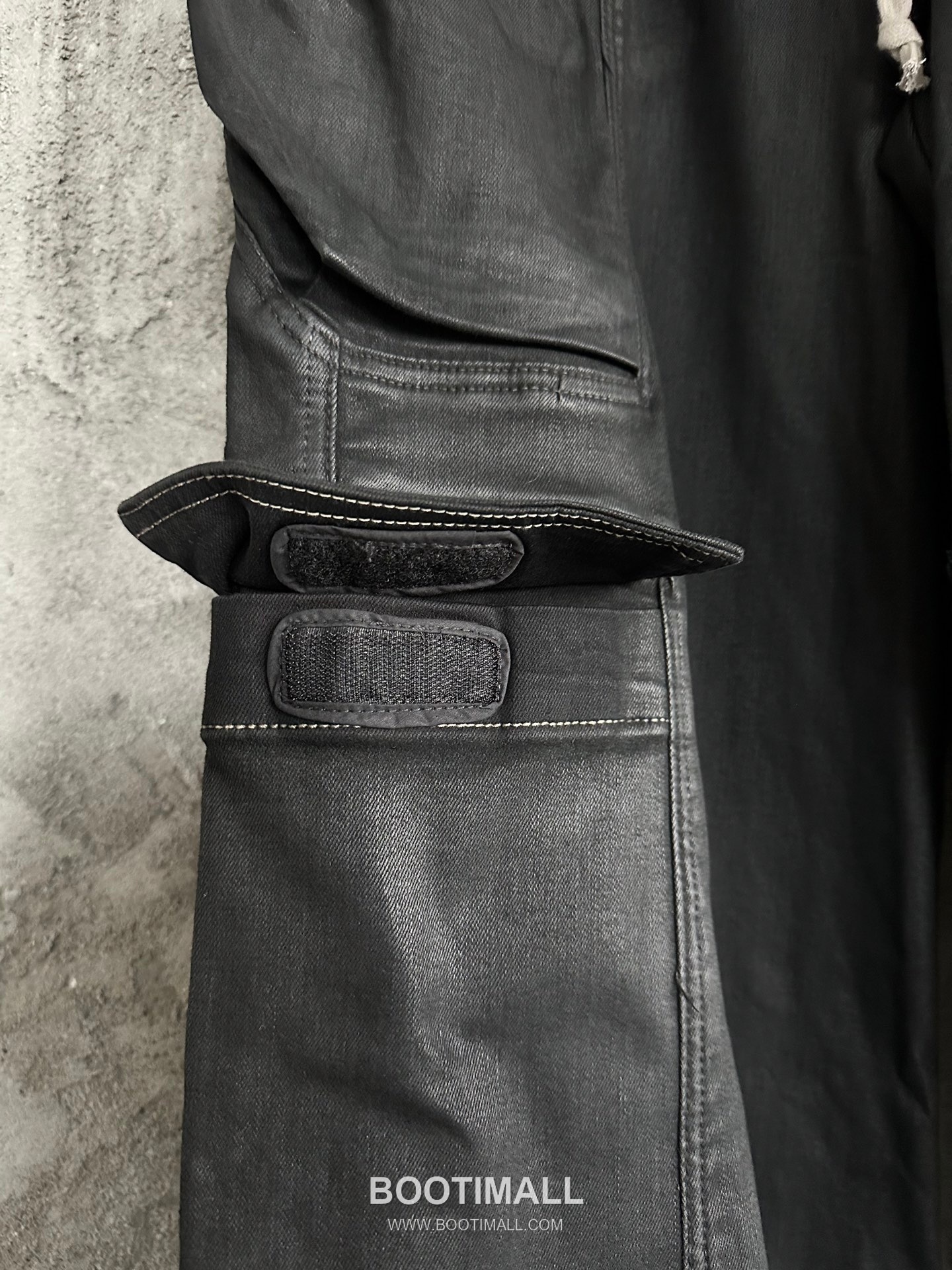 Rick Owens Waxed Flared Cargo Pants Denim Stretch Fabric Black 릭 오웬스 왁스드 플레어 카고 팬츠 데님 스트레치 원단 블랙 6
