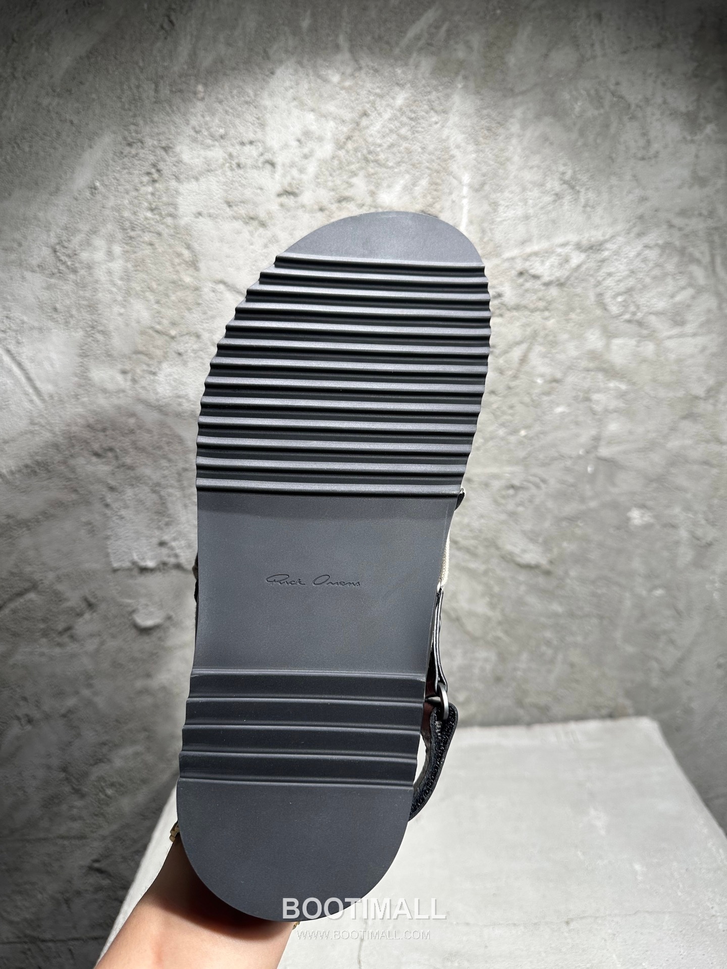 Rick Owens Strappy Sandals Grained Calfskin Leather Black 릭오웬스 스트랩 샌들 그레인 카프스킨 레더 블랙 9