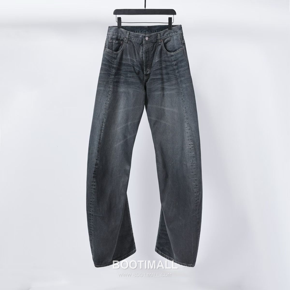 Acne Studios Waxed Curved Jeans Cotton Black 아크네스튜디오 왁스 코팅 커브드 진 코튼 블랙 1