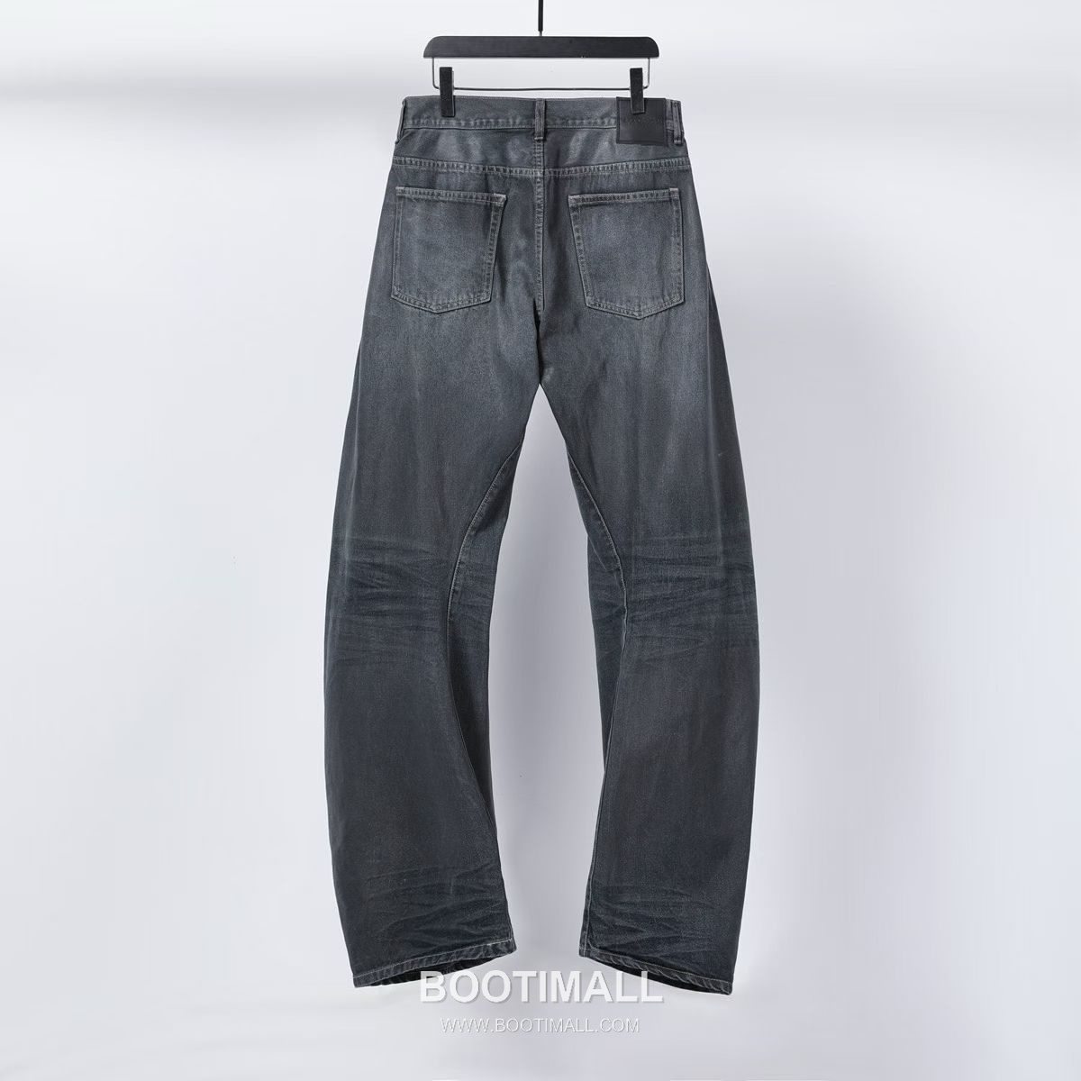 Acne Studios Waxed Curved Jeans Cotton Black 아크네스튜디오 왁스 코팅 커브드 진 코튼 블랙 2
