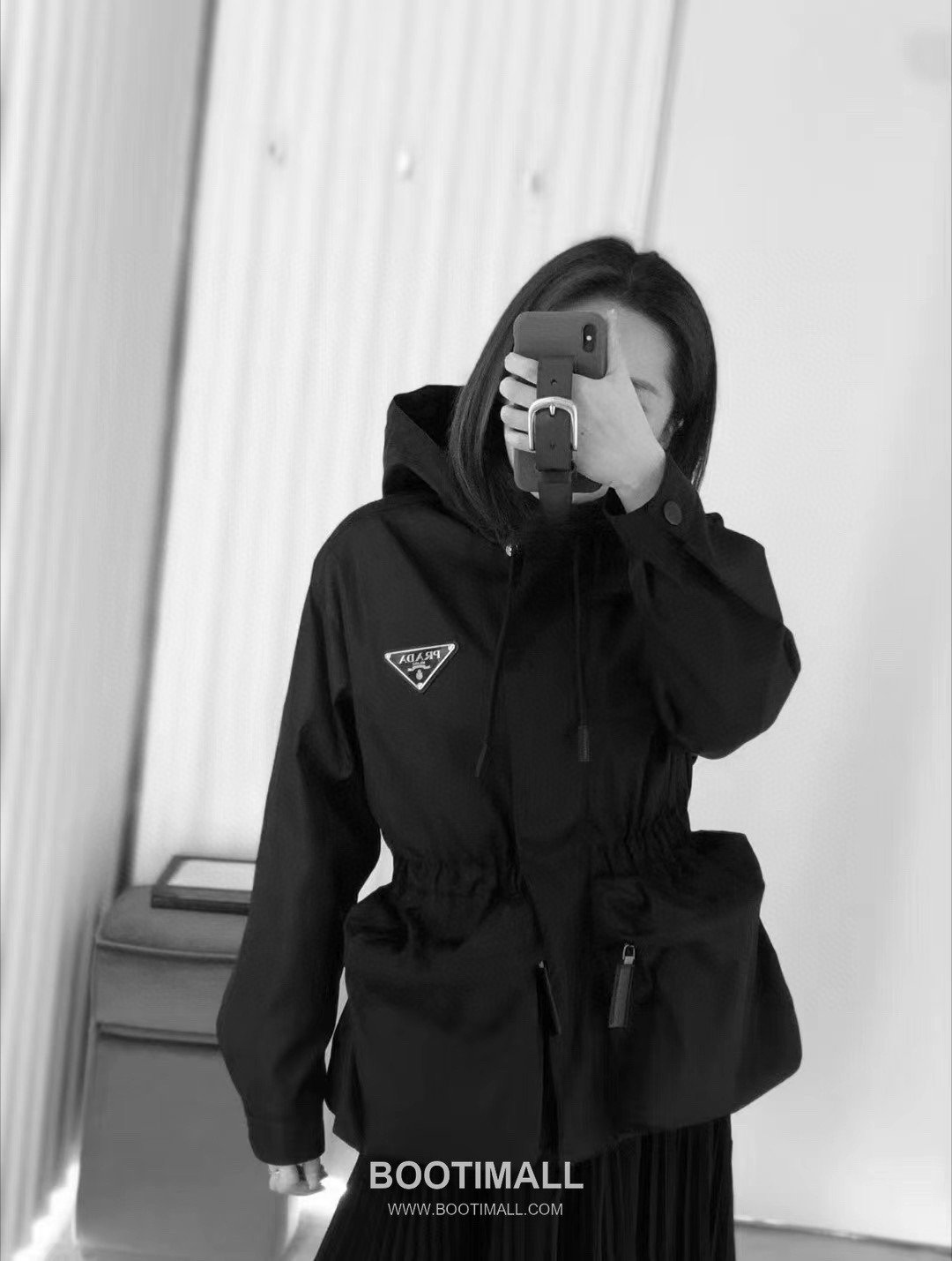 Triangle Logo Hooded Jacket Black 트라이앵글 로고 후드 자켓 블랙 8