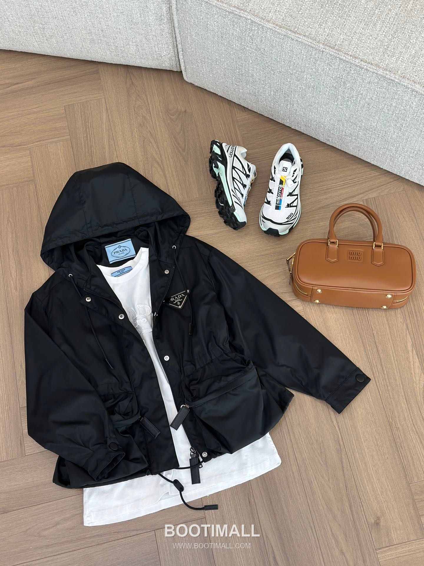 Triangle Logo Hooded Jacket Black 트라이앵글 로고 후드 자켓 블랙 10