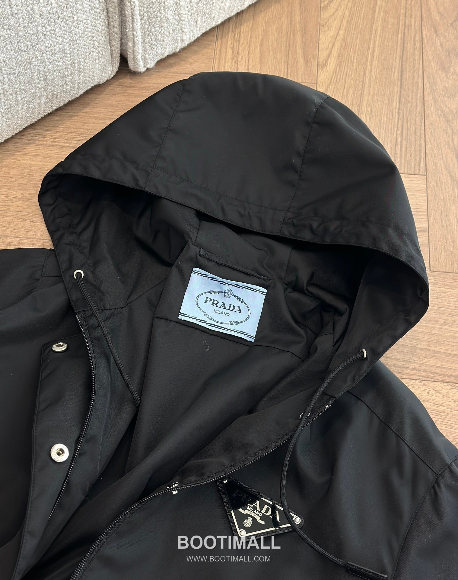 Triangle Logo Hooded Jacket Black 트라이앵글 로고 후드 자켓 블랙 11