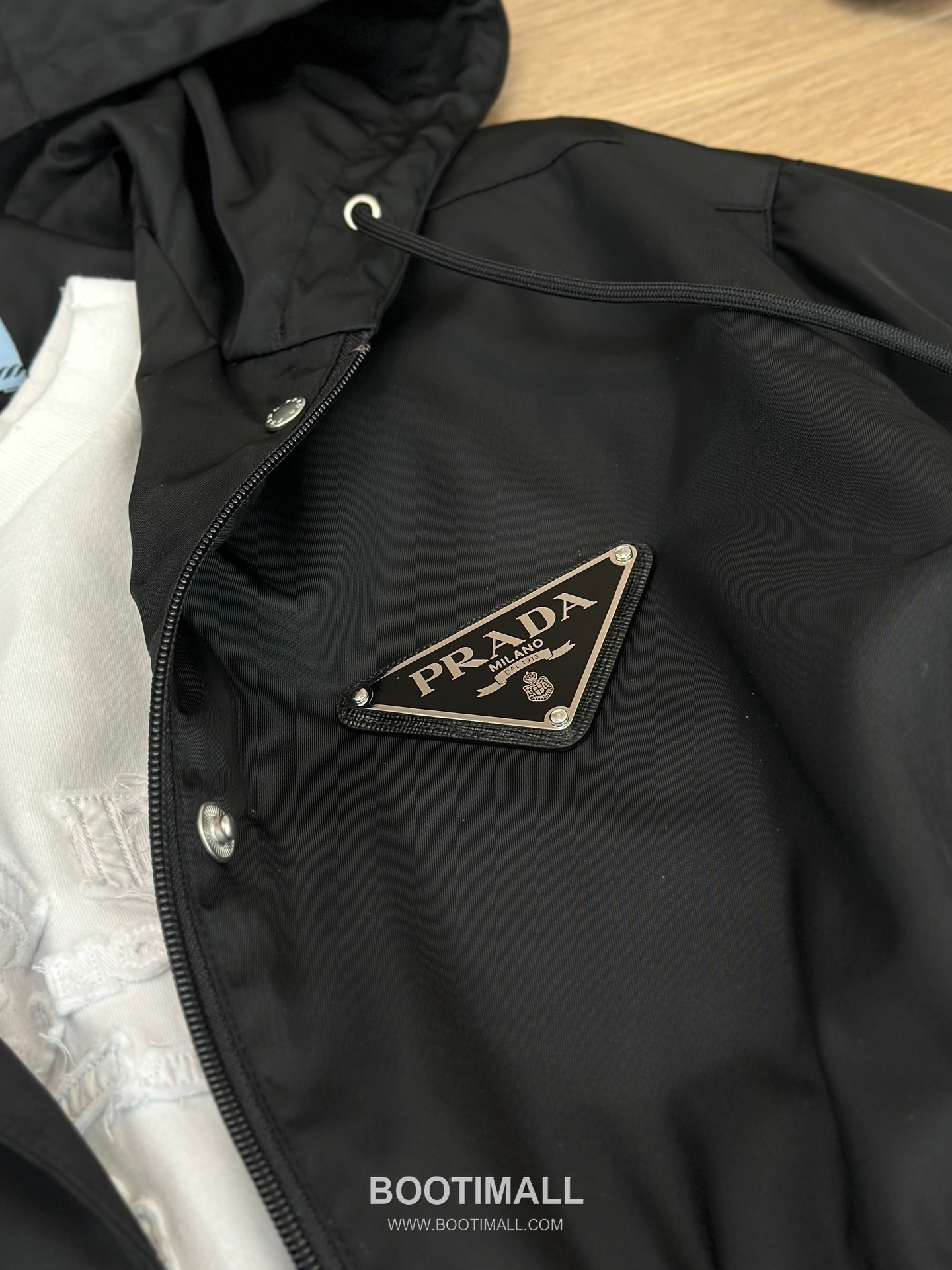 Triangle Logo Hooded Jacket Black 트라이앵글 로고 후드 자켓 블랙 15