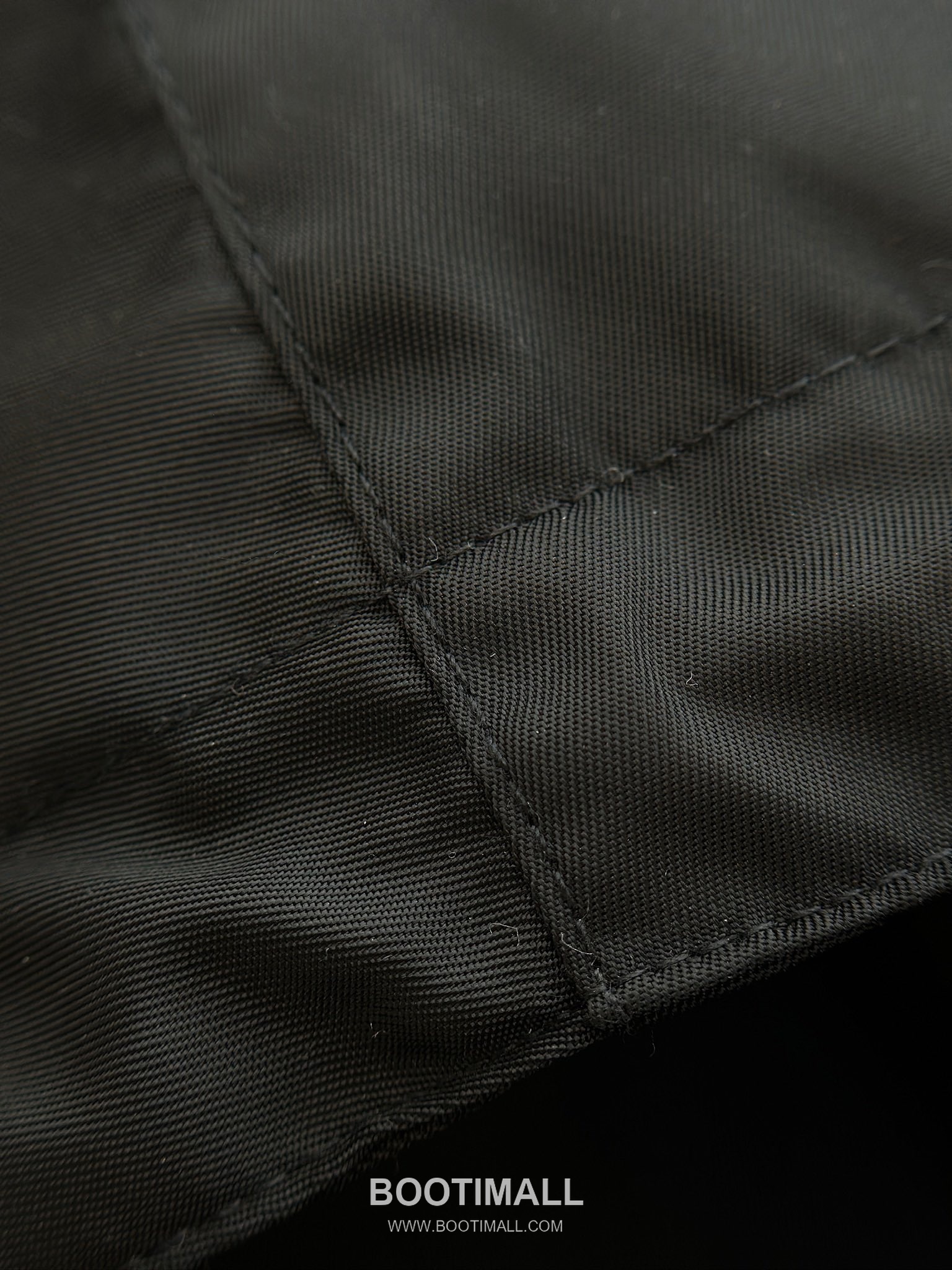 Triangle Logo Hooded Jacket Black 트라이앵글 로고 후드 자켓 블랙 24