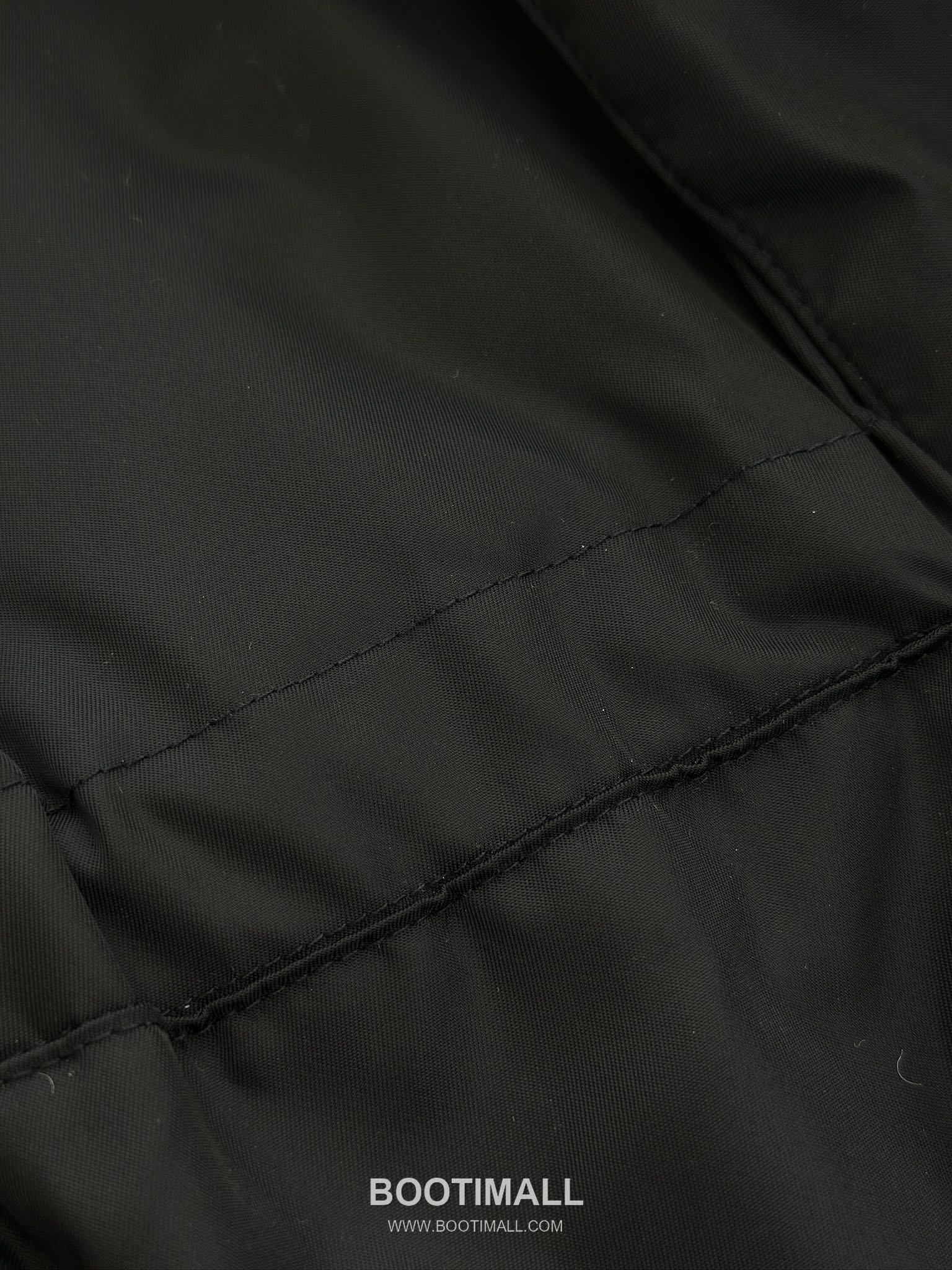 Triangle Logo Hooded Jacket Black 트라이앵글 로고 후드 자켓 블랙 25