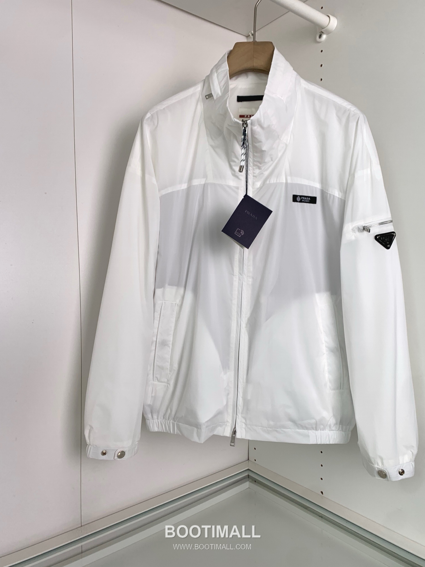 Prada Stand Collar Jacket Fiber Fabric Black 프라다 스탠드 칼라 자켓 섬유 소재 블랙 2