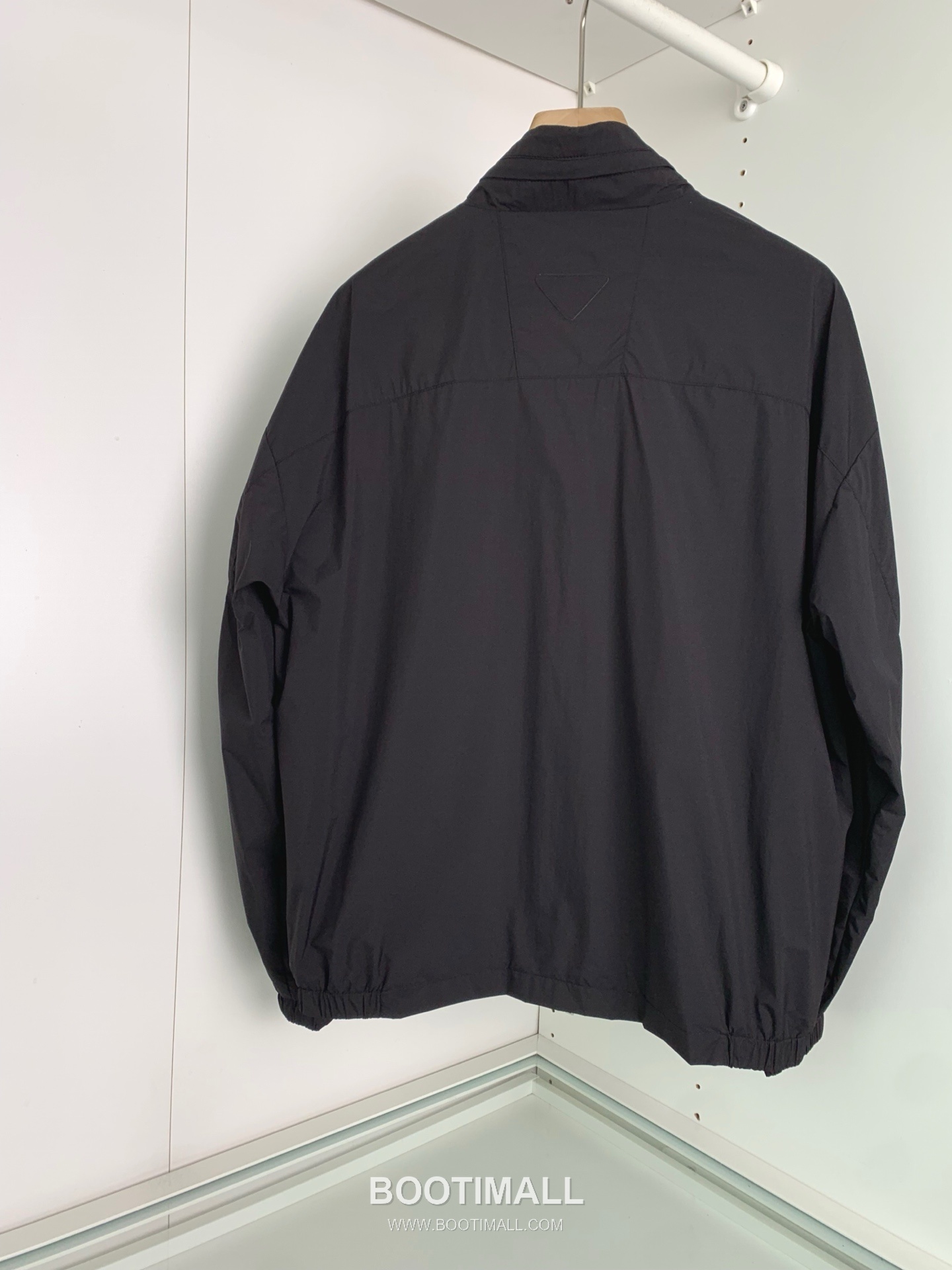 Prada Stand Collar Jacket Fiber Fabric Black 프라다 스탠드 칼라 자켓 섬유 소재 블랙 2