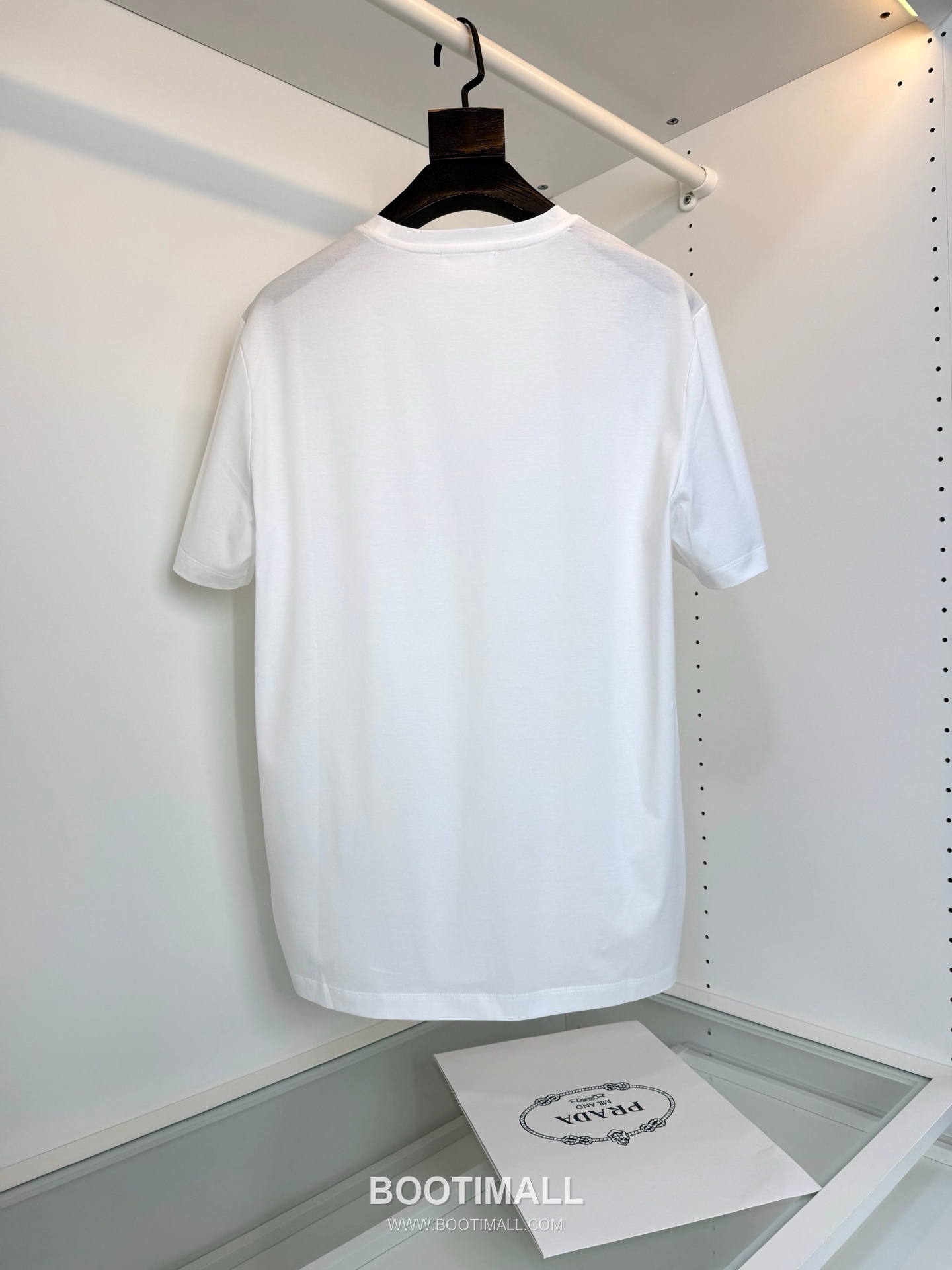 Prada Triangle Logo T-Shirt Cotton Black 프라다 트라이앵글 로고 티셔츠 코튼 블랙 2