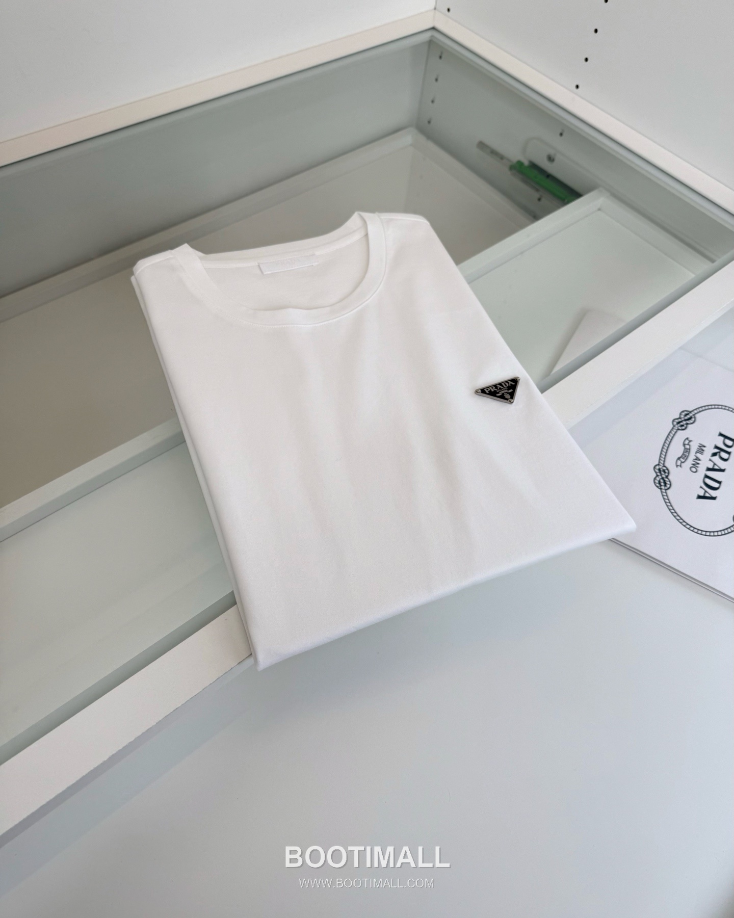 Prada Triangle Logo T-Shirt Cotton Black 프라다 트라이앵글 로고 티셔츠 코튼 블랙 7