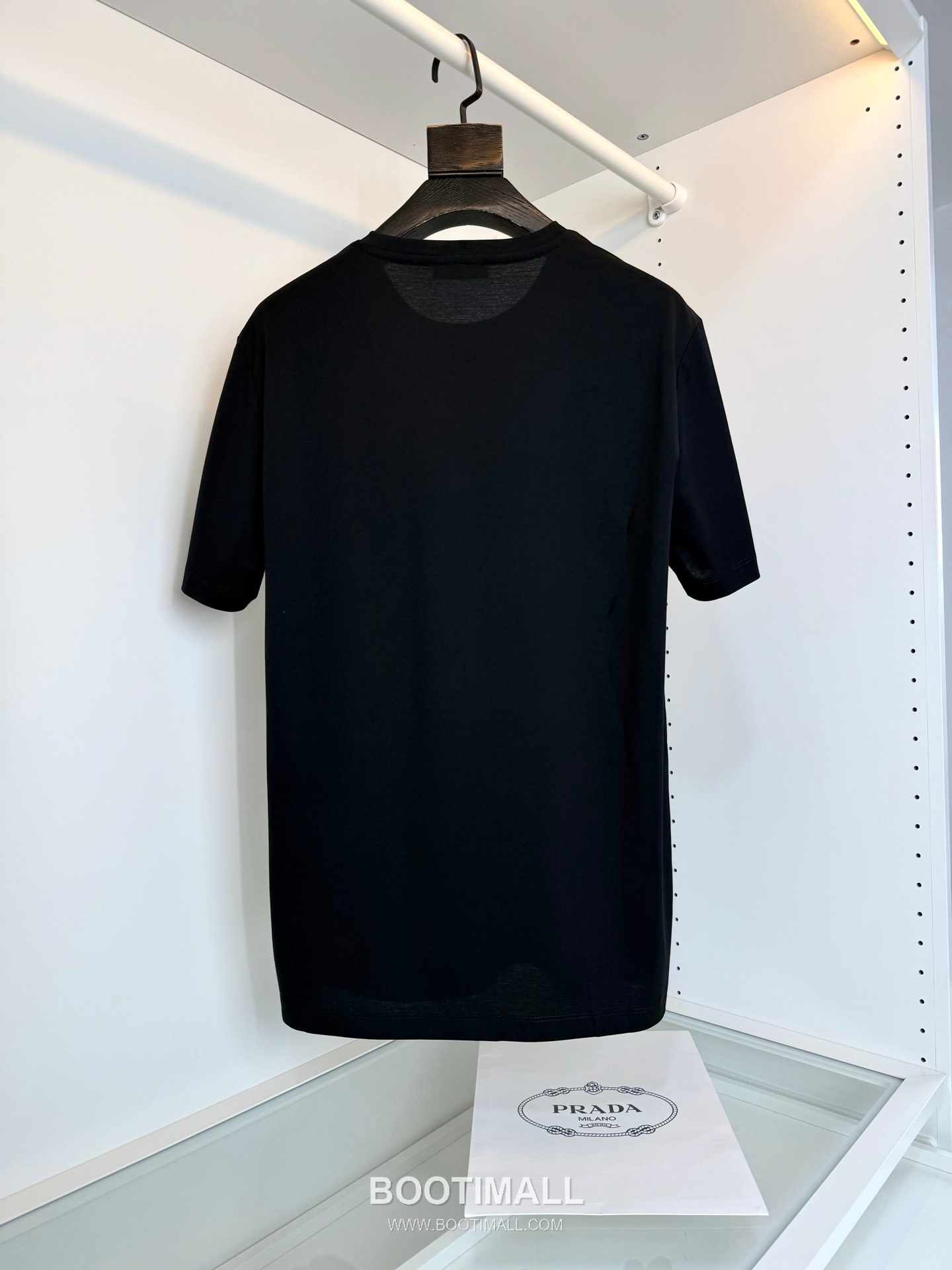 Prada Triangle Logo T-Shirt Cotton Black 프라다 트라이앵글 로고 티셔츠 코튼 블랙 2