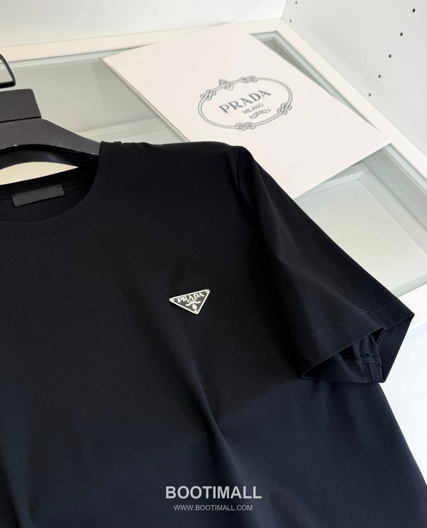 Prada Triangle Logo T-Shirt Cotton Black 프라다 트라이앵글 로고 티셔츠 코튼 블랙 5