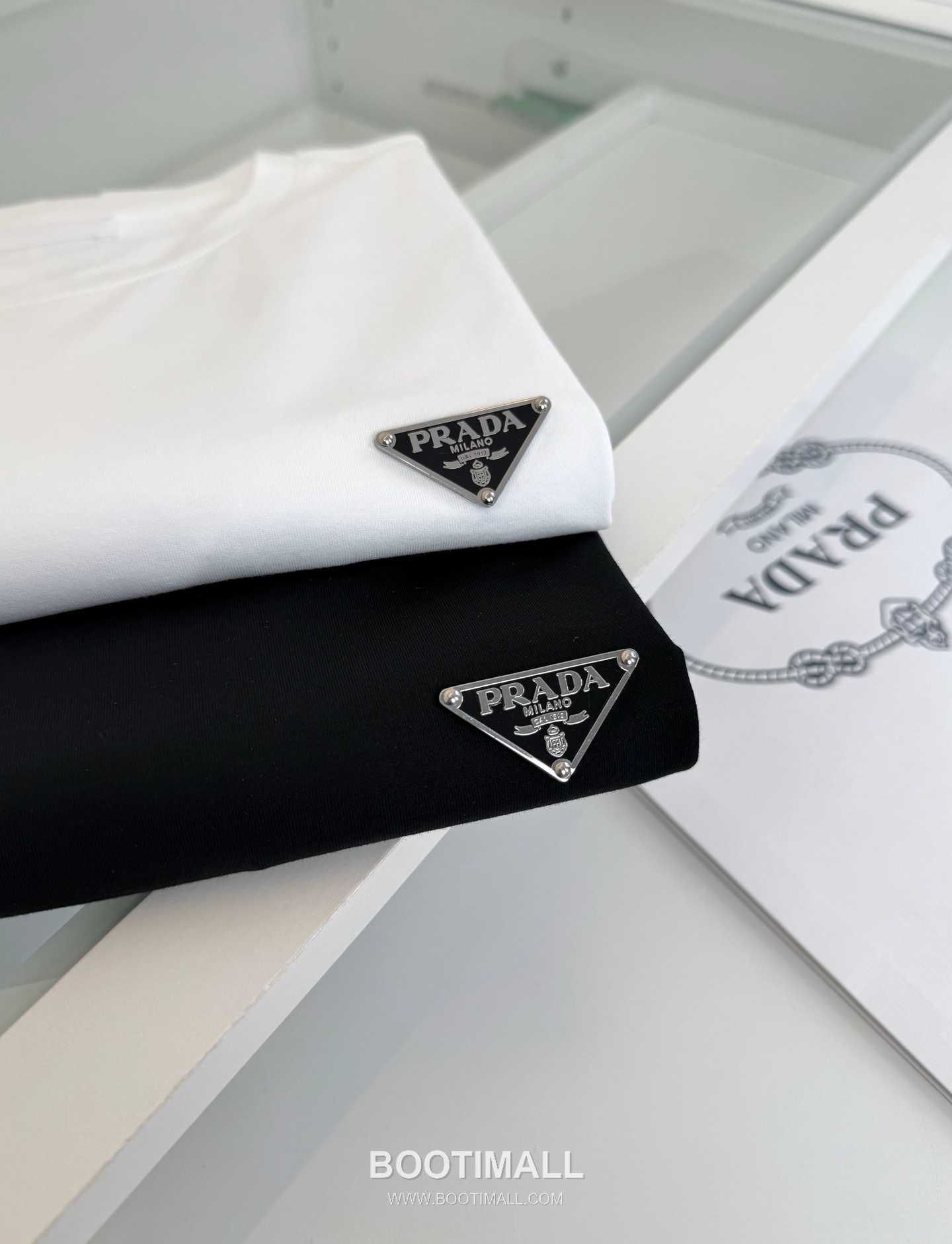 Prada Triangle Logo T-Shirt Cotton Black 프라다 트라이앵글 로고 티셔츠 코튼 블랙 9