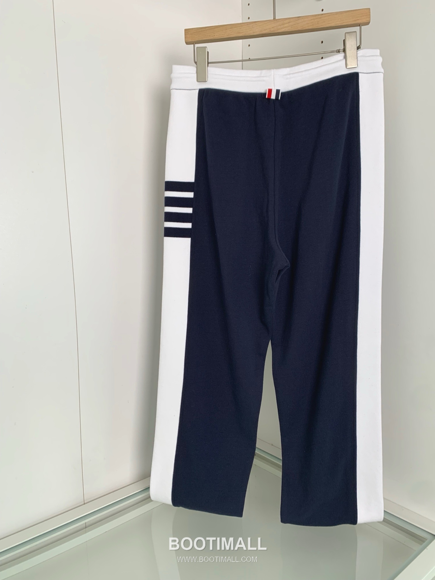 Thom Browne 2026 Pre-Spring Sweatpants Cotton Navy 톰브라운 2026 프리 스프링 스웻팬츠 코튼 네이비 2