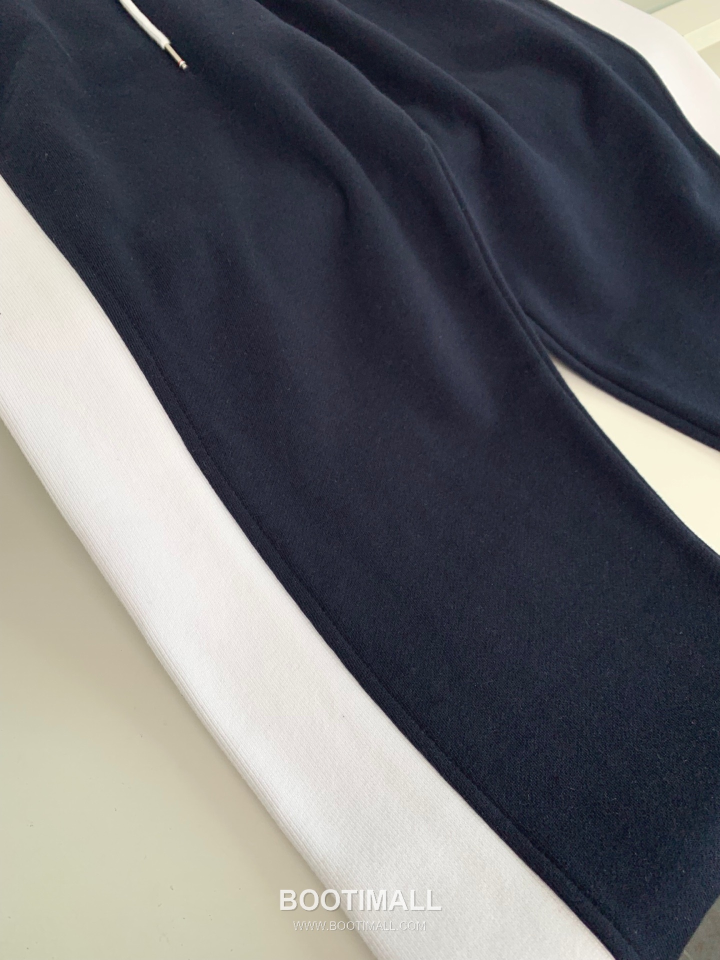 Thom Browne 2026 Pre-Spring Sweatpants Cotton Navy 톰브라운 2026 프리 스프링 스웻팬츠 코튼 네이비 4