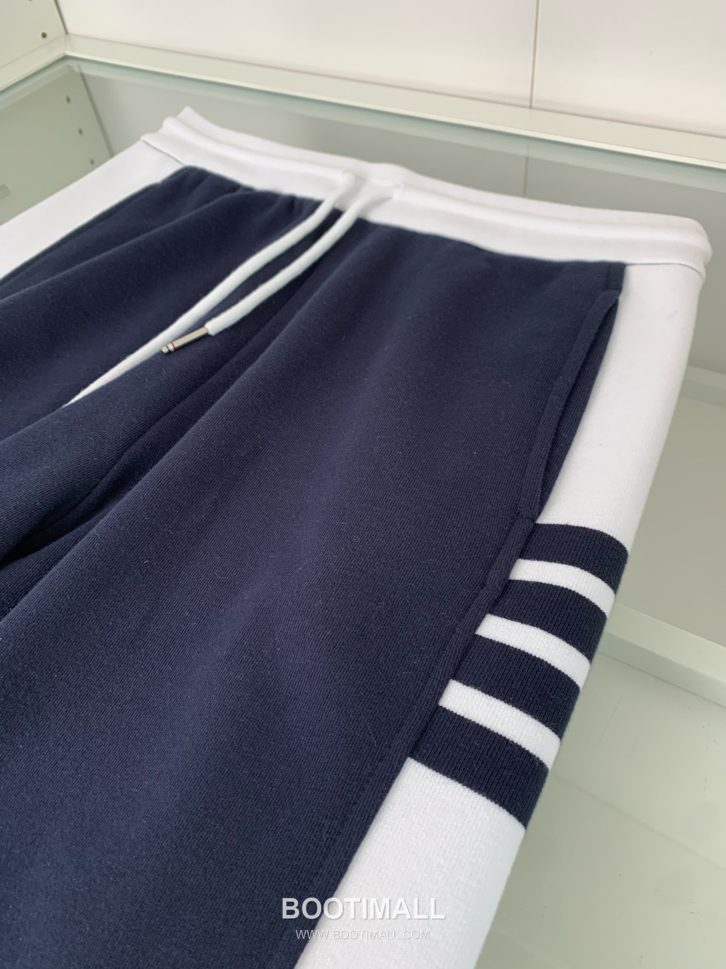 Thom Browne 2026 Pre-Spring Sweatpants Cotton Navy 톰브라운 2026 프리 스프링 스웻팬츠 코튼 네이비 5