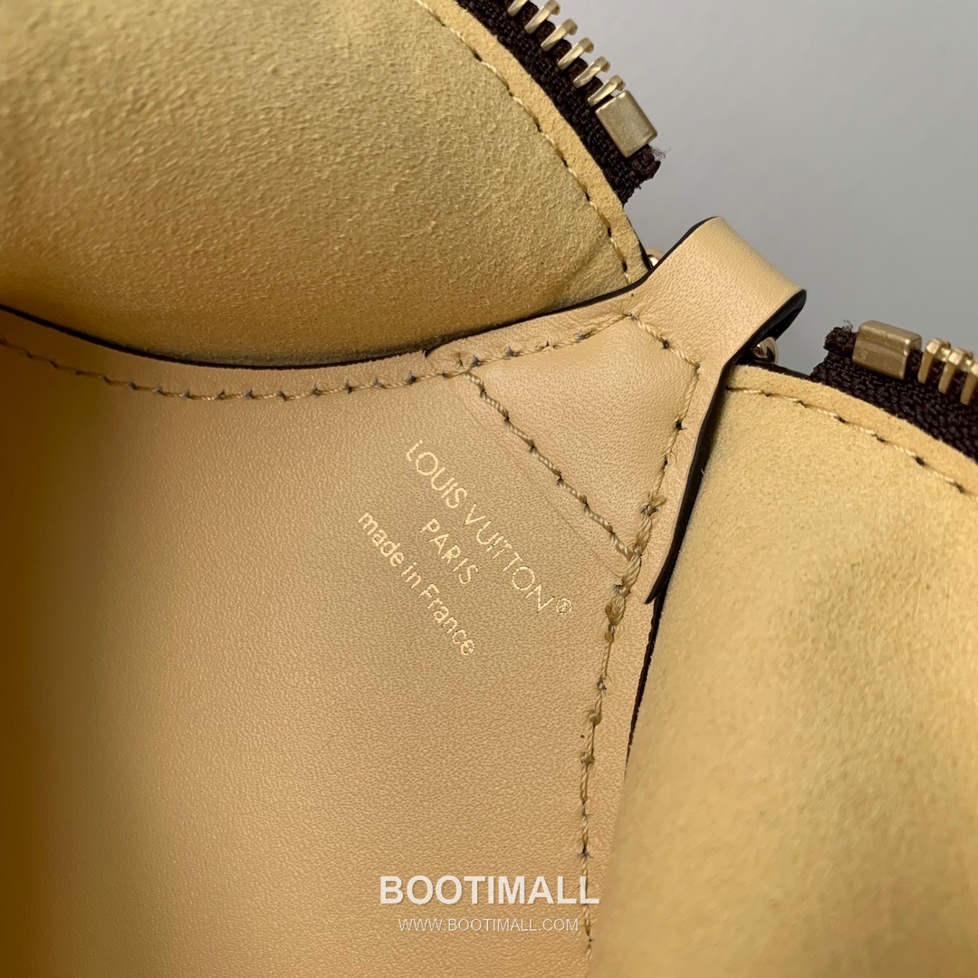 Louis Vuitton Bloom Pouch Monogram Canvas Brown 루이비통 블룸 파우치 M11672 모노그램 캔버스 브라운 22.5cm 8