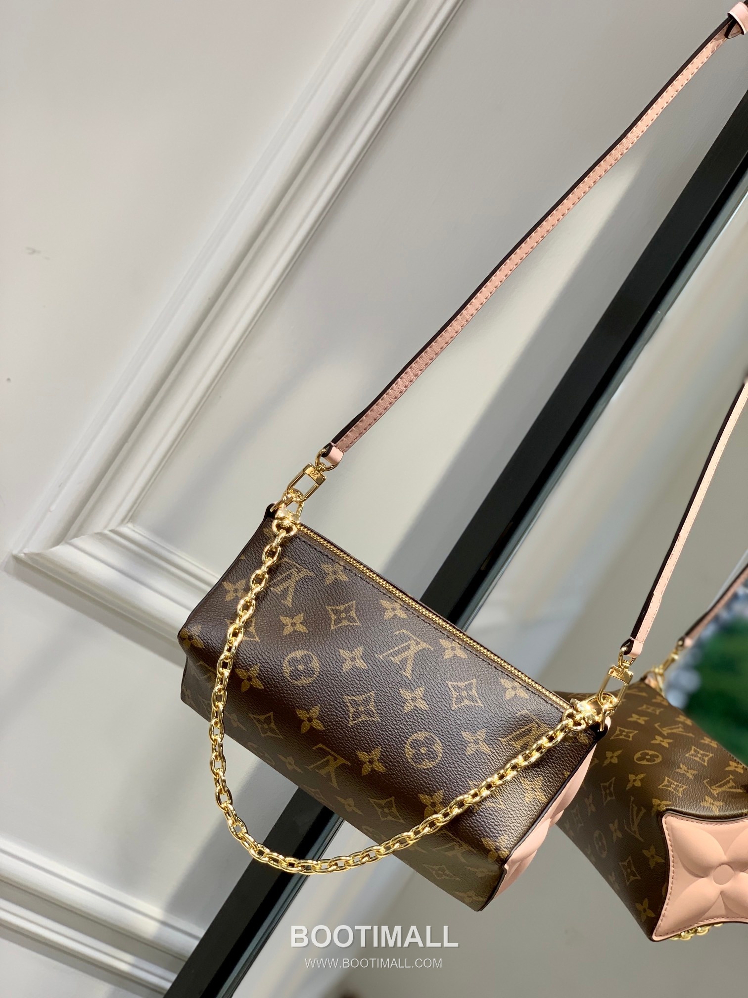 Louis Vuitton Bloom Pouch Monogram Canvas Brown 루이비통 블룸 파우치 M11303 모노그램 캔버스 브라운 22.5cm 3