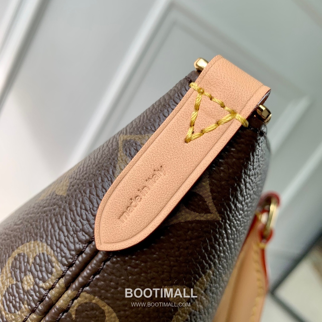 Louis Vuitton Neo Lockit PM Monogram Canvas, Leather Trim Handbag 루이비통 네오 로킷 PM 모노그램 캔버스, 가죽 트리밍 핸드백 8