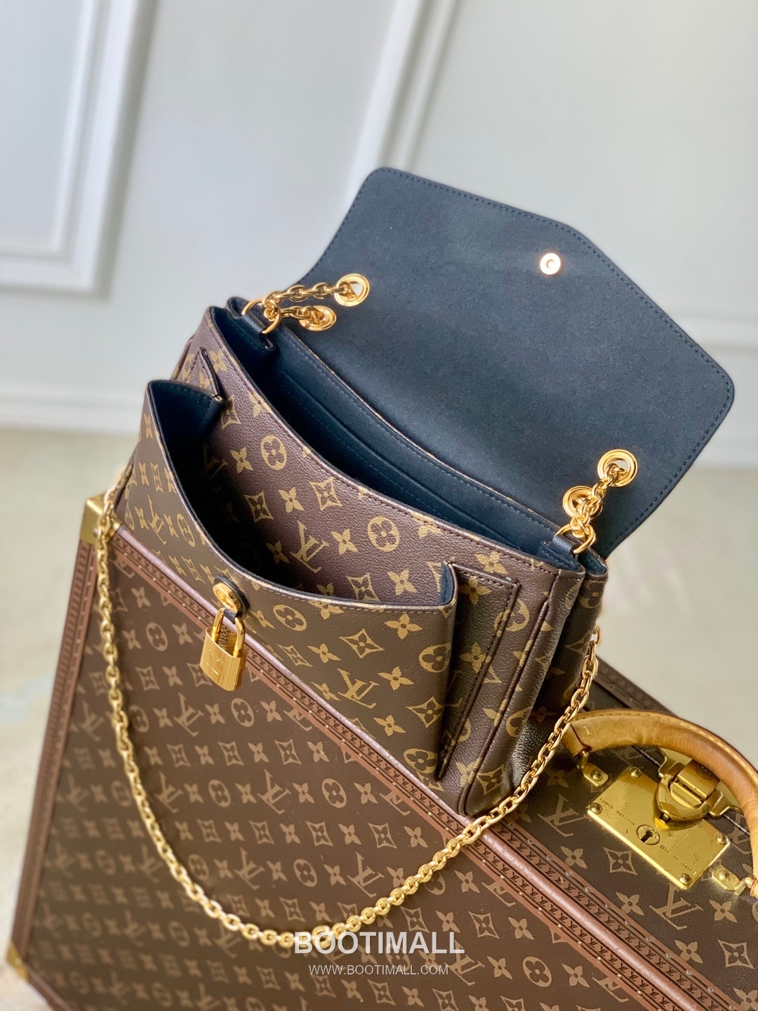 Louis Vuitton Saint-Germain PM Canvas and Leather Black Handbag 루이비통 생제르맹 PM 캔버스 및 가죽 블랙 핸드백 31cm 9