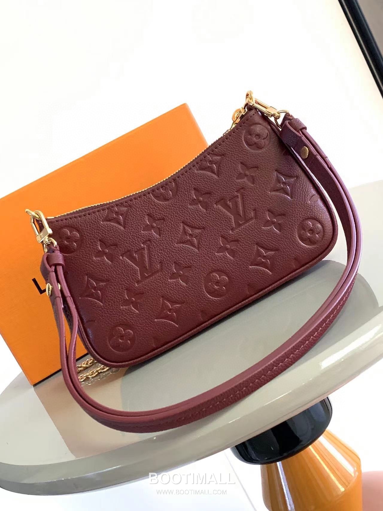 Louis Vuitton Easy Pouch Monogram Leather Dune 루이비통 이지 파우치 모노그램 레더 샌드 19cm 3