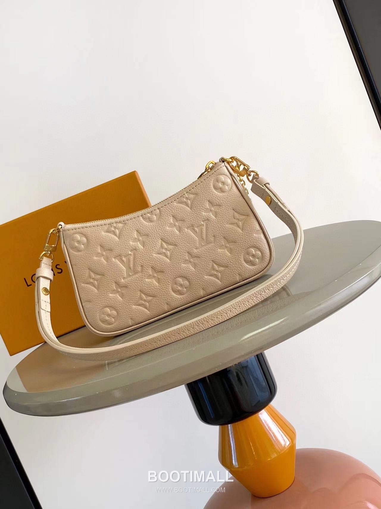 Louis Vuitton Easy Pouch Monogram Leather Dune 루이비통 이지 파우치 모노그램 레더 샌드 19cm 2