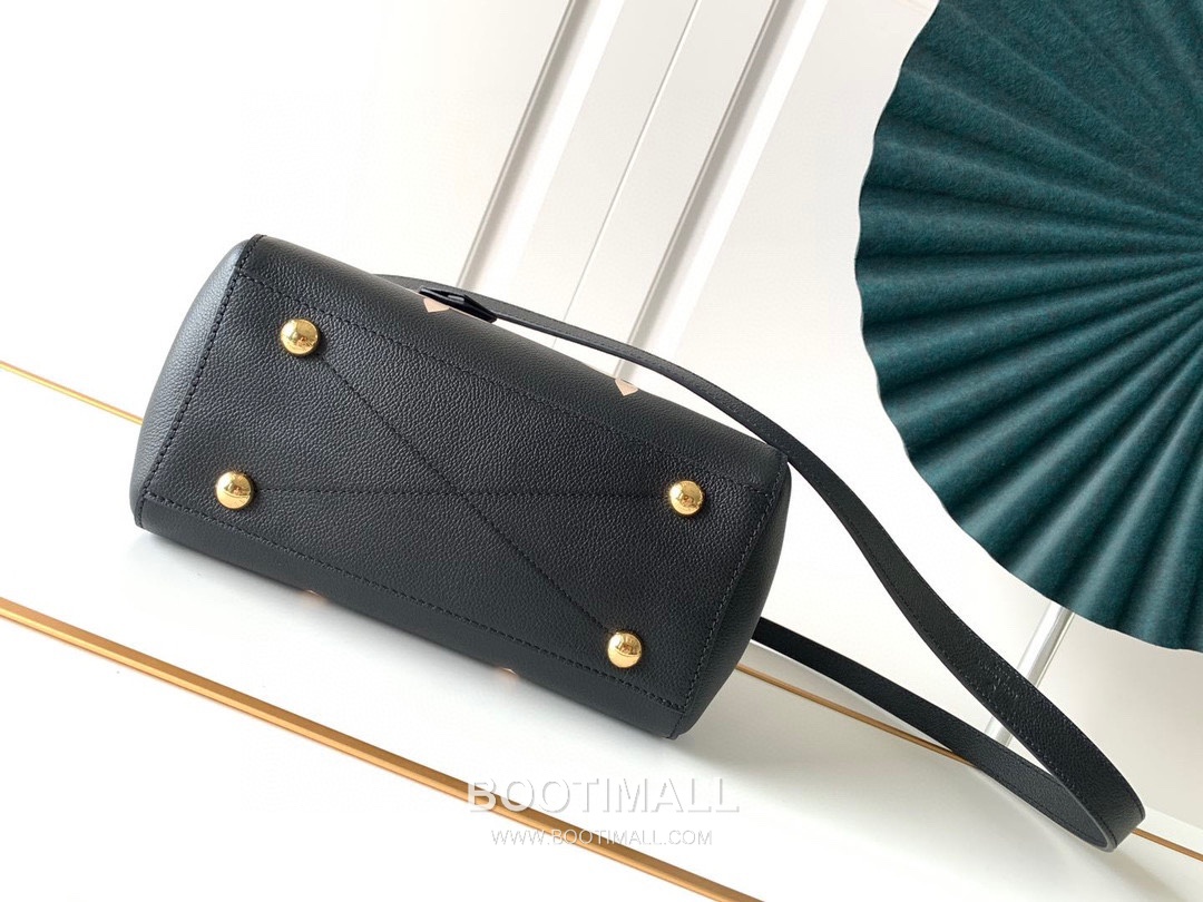 Louis Vuitton Montaigne BB Monogram Empreinte Leather Grey Top Handle Bag 루이비통 몽테뉴 BB M41053 모노그램 앙프렝뜨 레더 그레이 토트백 29cm 5