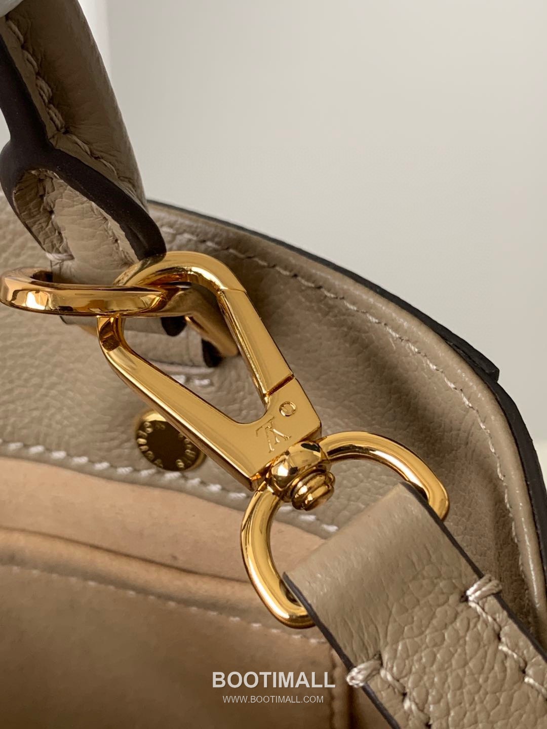 Louis Vuitton Montaigne BB Monogram Empreinte Leather Grey Handbag 루이비통 몽테뉴 BB M41053 모노그램 앙프렝뜨 레더 그레이 핸드백 29cm 6