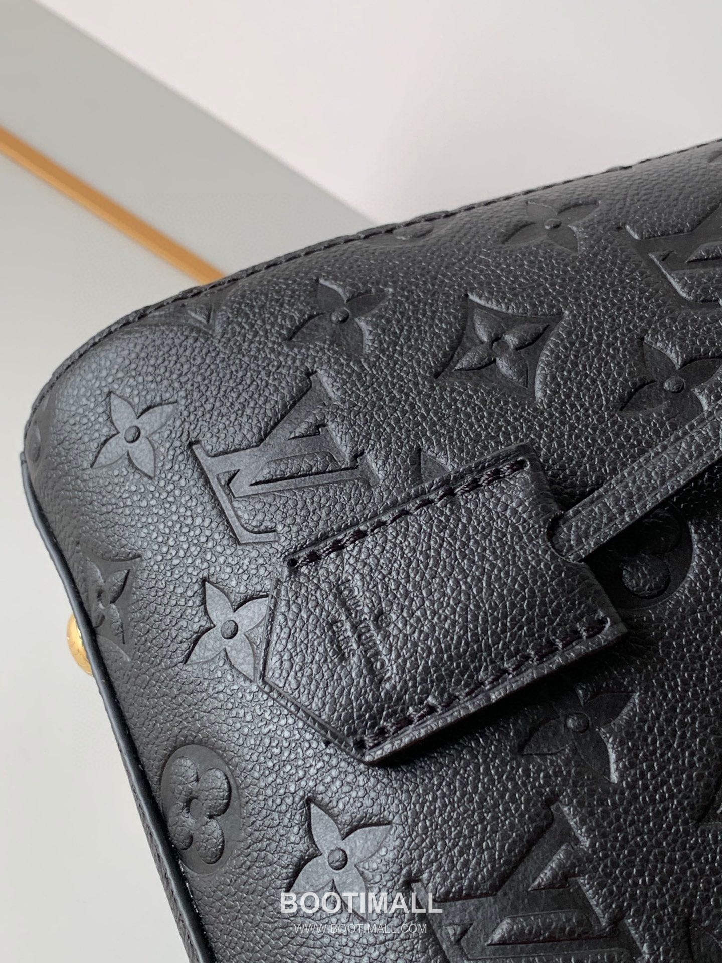 Louis Vuitton Montaigne Handbag Monogram Empreinte Leather Black 루이비통 몽테뉴 핸드백 M41053 모노그램 앙프렝뜨 레더 블랙 29cm 7