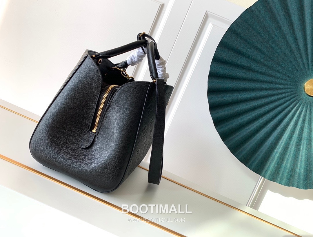 Louis Vuitton Montaigne MM Monogram Empreinte Leather Black Handbag 루이비통 몽테뉴 MM M41048 모노그램 앙프렝뜨 레더 블랙 핸드백 33cm 3