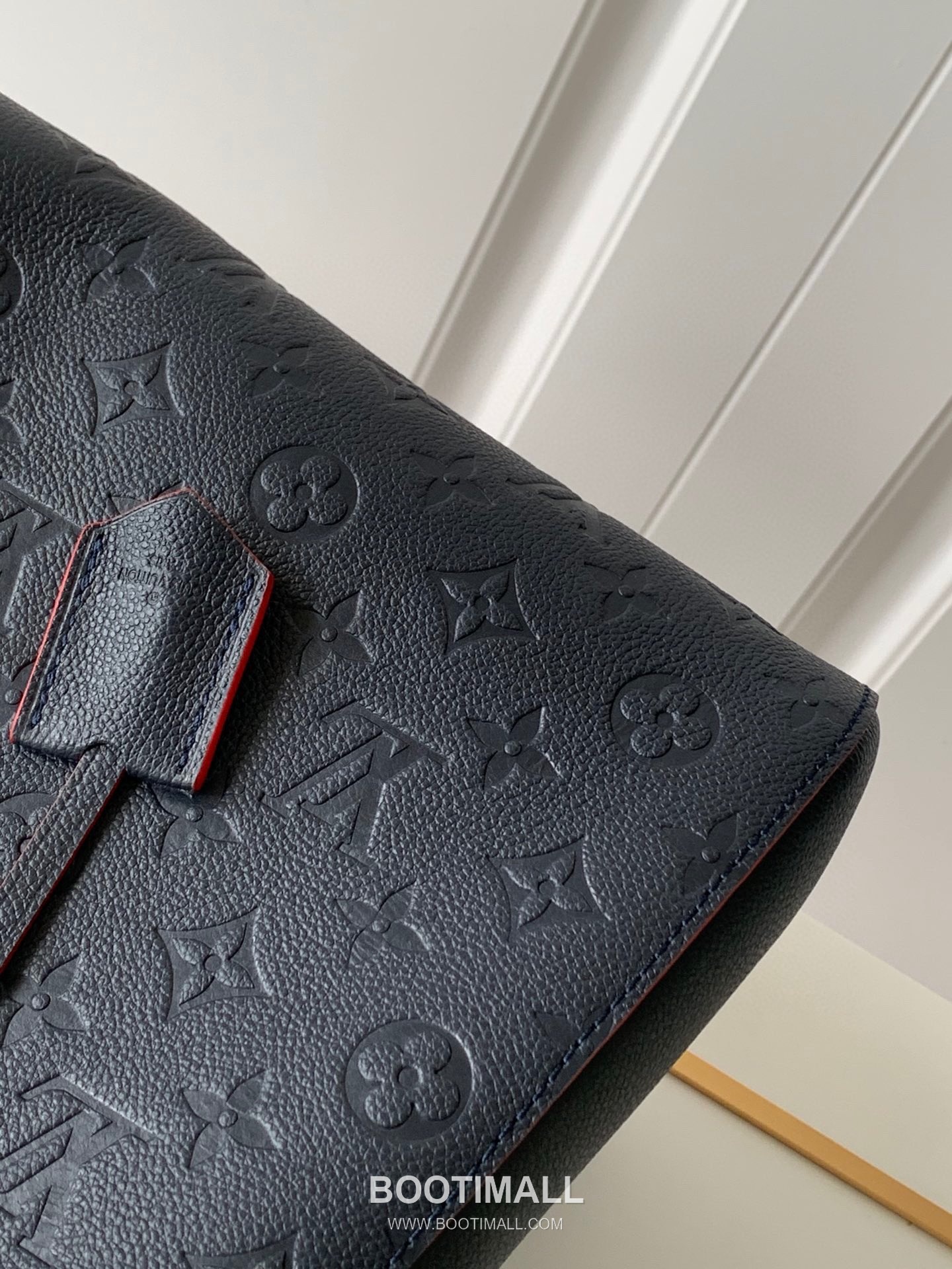 Louis Vuitton Montaigne MM Monogram Empreinte Leather Black Handbag 루이비통 몽테뉴 MM M41048 모노그램 앙프렝뜨 레더 블랙 핸드백 33cm 7