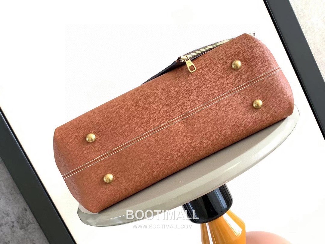 Louis Vuitton Low Key Cabas MM Grained Cowhide Leather Black Tote Bag 루이비통 로우 키 카바스 미디엄 그레인드 소가죽 블랙 토트백 47cm 4