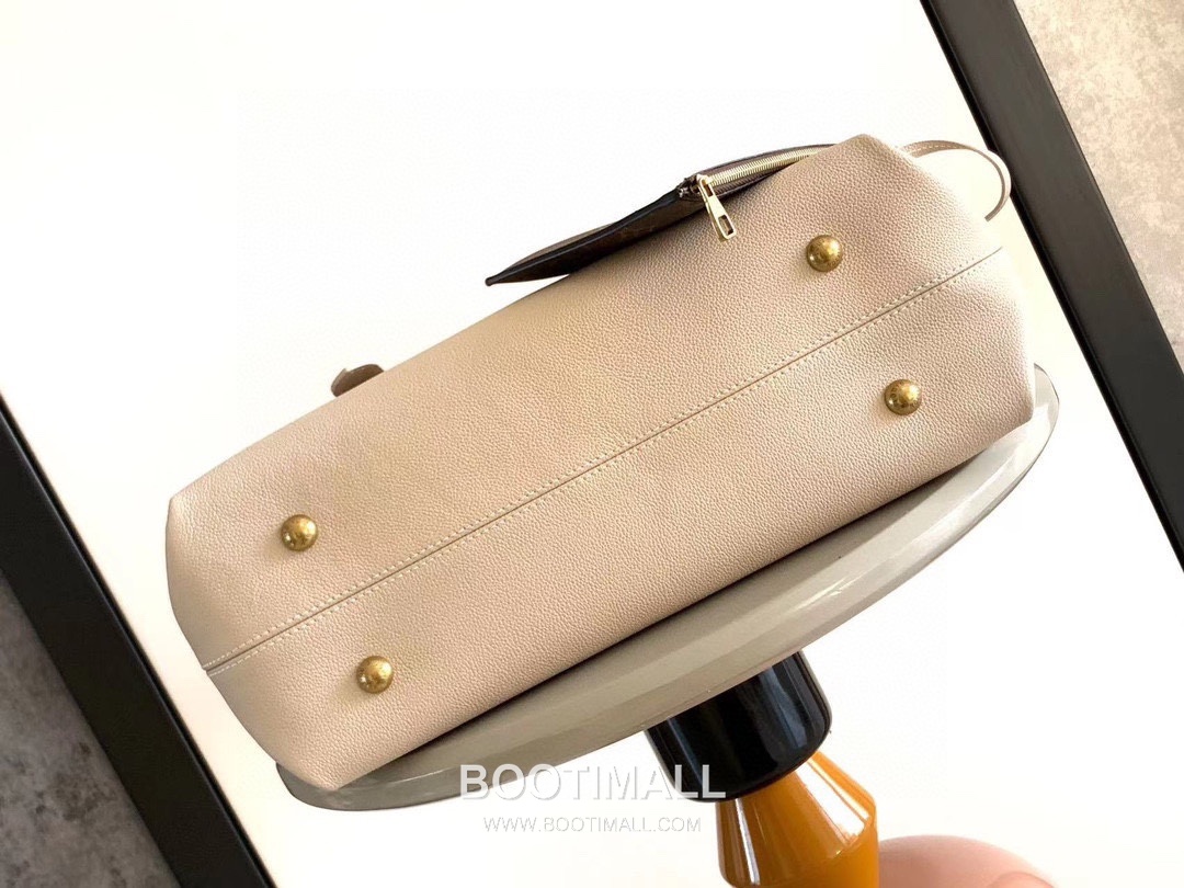 Louis Vuitton Low Key Cabas MM Grained Cowhide Leather Black Tote Bag 루이비통 로우 키 카바스 미디엄 그레인드 소가죽 블랙 토트백 47cm 4