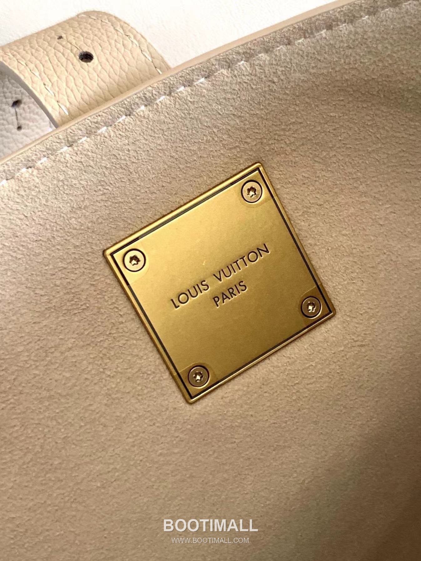 Louis Vuitton Low Key Cabas MM Grained Cowhide Leather Black Tote Bag 루이비통 로우 키 카바스 미디엄 그레인드 소가죽 블랙 토트백 47cm 7