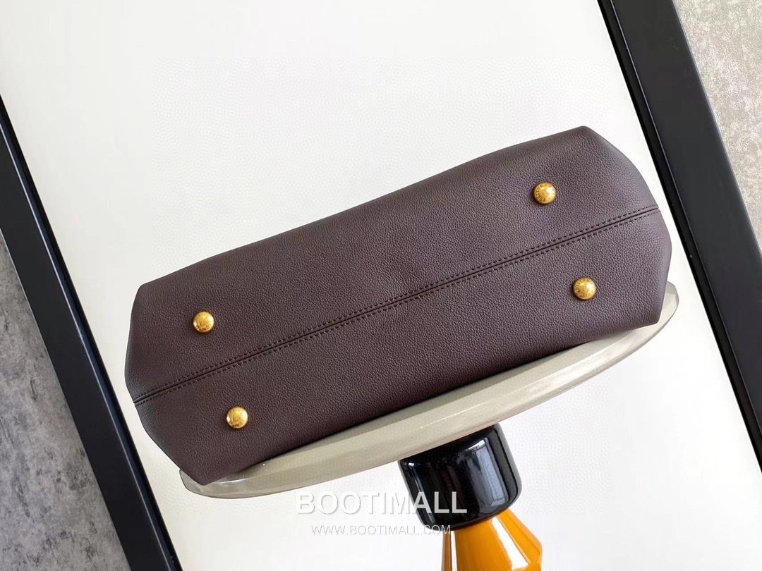 Louis Vuitton Low Key Cabas MM Grained Cowhide Leather Black Tote Bag 루이비통 로우 키 카바스 미디엄 그레인드 소가죽 블랙 토트백 47cm 4