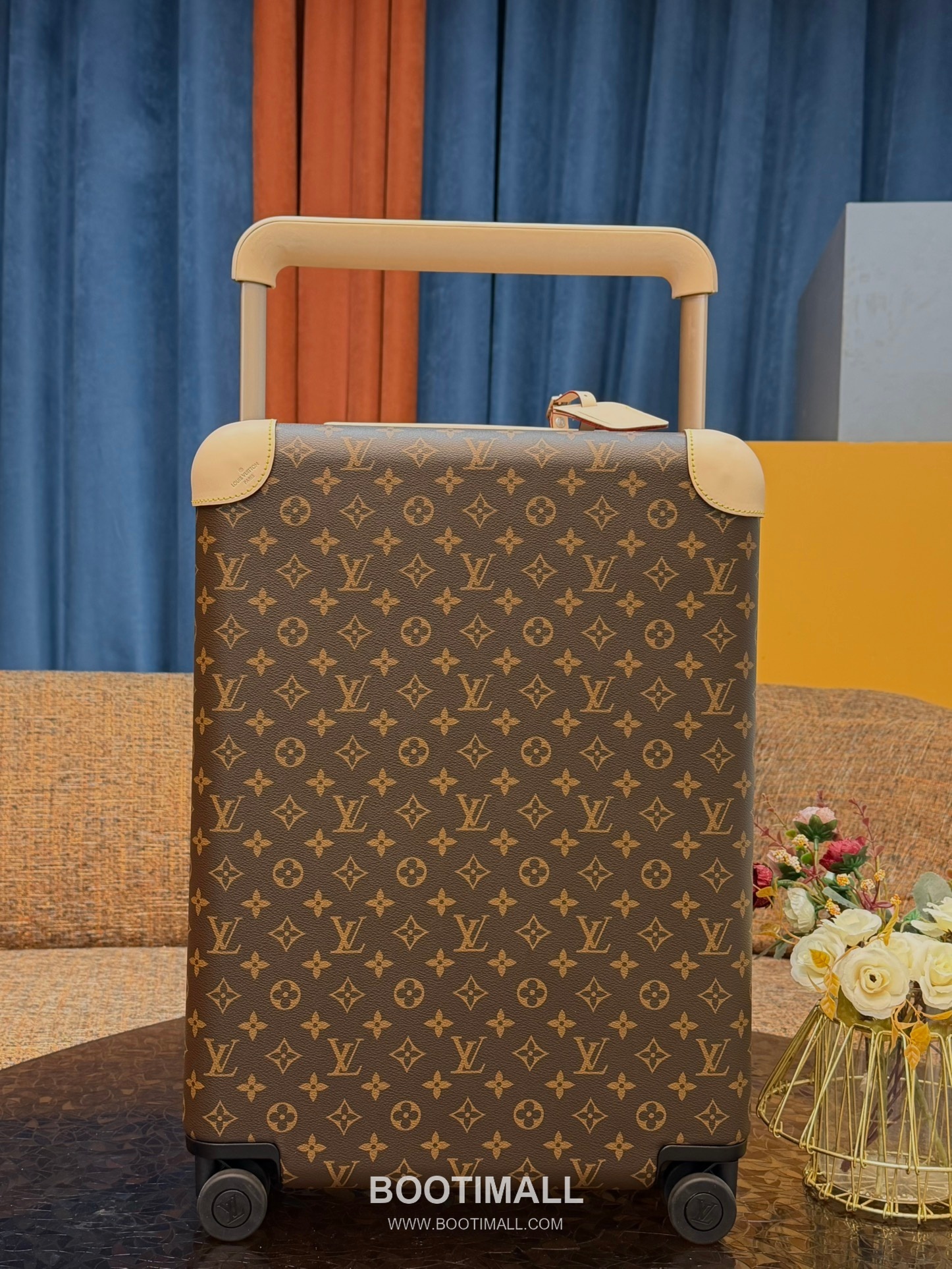 Louis Vuitton Trolley Monogram Canvas Brown Trolley Suitcase 루이비통 AM23203 트롤리 모노그램 캔버스 브라운 캐리어 1