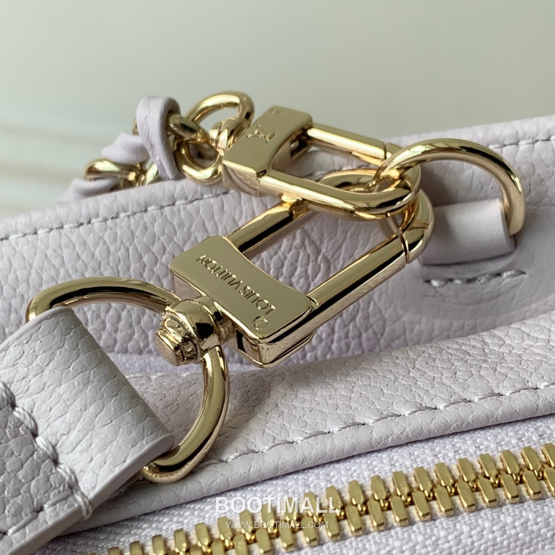 Louis Vuitton OnTheGo East West Monogram Empreinte Leather Light Purple Handbag 루이비통 온더고 이스트 웨스트 모노그램 앙프렝뜨 레더 라이트 퍼플 핸드백 25cm 5