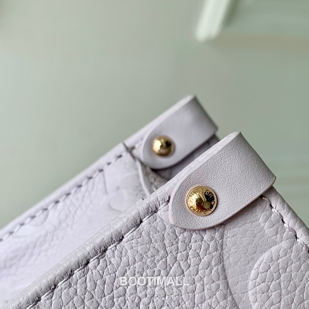 Louis Vuitton OnTheGo East West Monogram Empreinte Leather Light Purple Handbag 루이비통 온더고 이스트 웨스트 모노그램 앙프렝뜨 레더 라이트 퍼플 핸드백 25cm 7