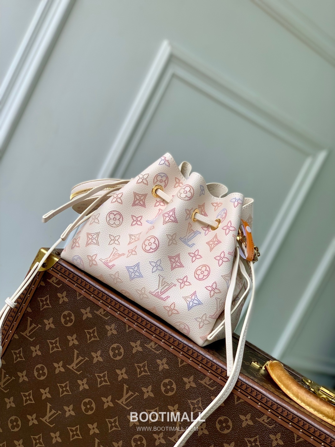 Louis Vuitton Bella Handbag Perforated Leather 루이비통 벨라 핸드백 M15114 퍼포레이티드 레더 22cm 3