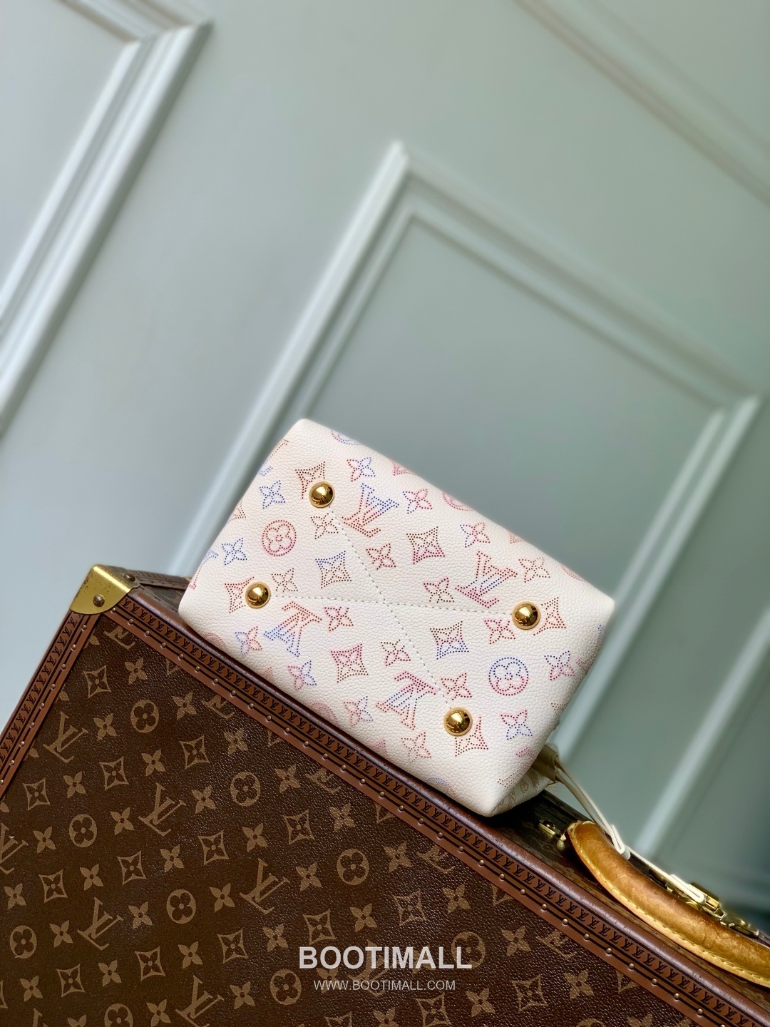 Louis Vuitton Bella Handbag Perforated Leather 루이비통 벨라 핸드백 M15114 퍼포레이티드 레더 22cm 4