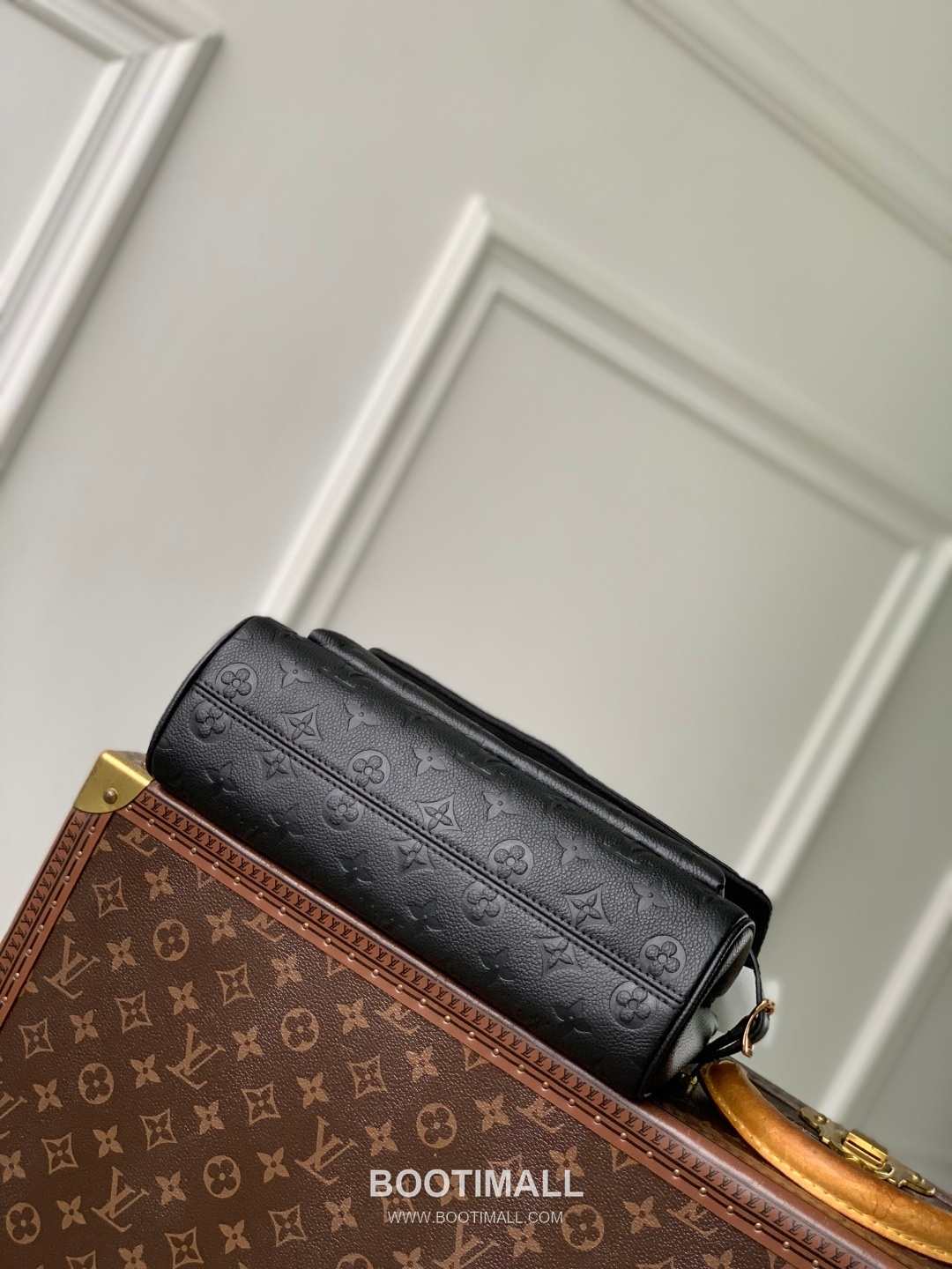 Louis Vuitton Anytime Flap Bag Monogram Empreinte Leather Black Shoulder Bag 루이비통 애니타임 플랩 백 M14604 모노그램 앙프렝뜨 레더 블랙 숄더백 29.5cm 4