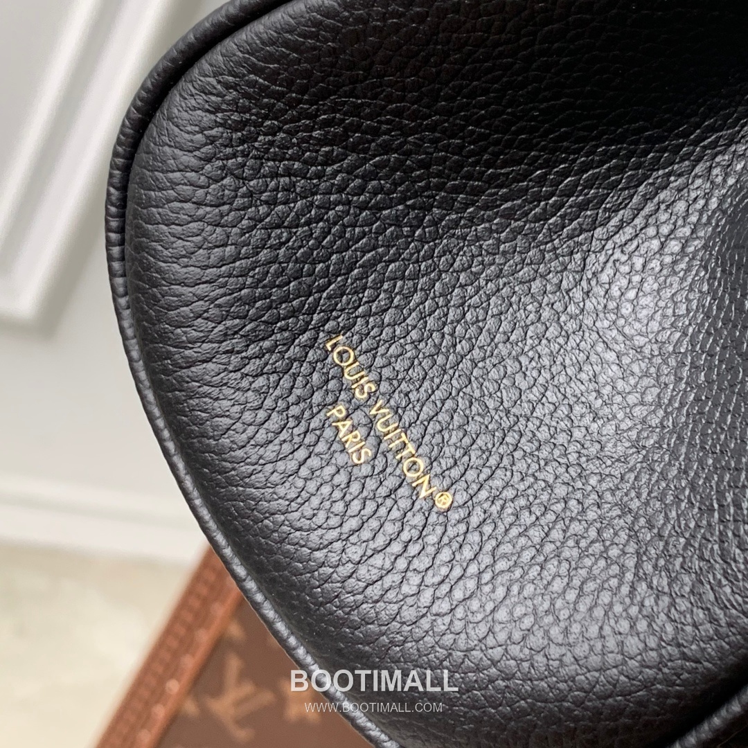 Louis Vuitton Anytime Flap Bag Monogram Empreinte Leather Black Shoulder Bag 루이비통 애니타임 플랩 백 M14604 모노그램 앙프렝뜨 레더 블랙 숄더백 29.5cm 7