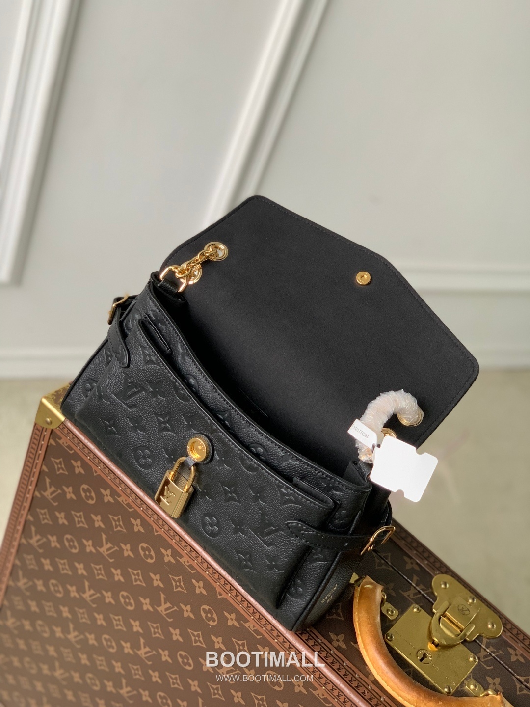 Louis Vuitton Anytime Flap Bag Monogram Empreinte Leather Black Shoulder Bag 루이비통 애니타임 플랩 백 M14604 모노그램 앙프렝뜨 레더 블랙 숄더백 29.5cm 9