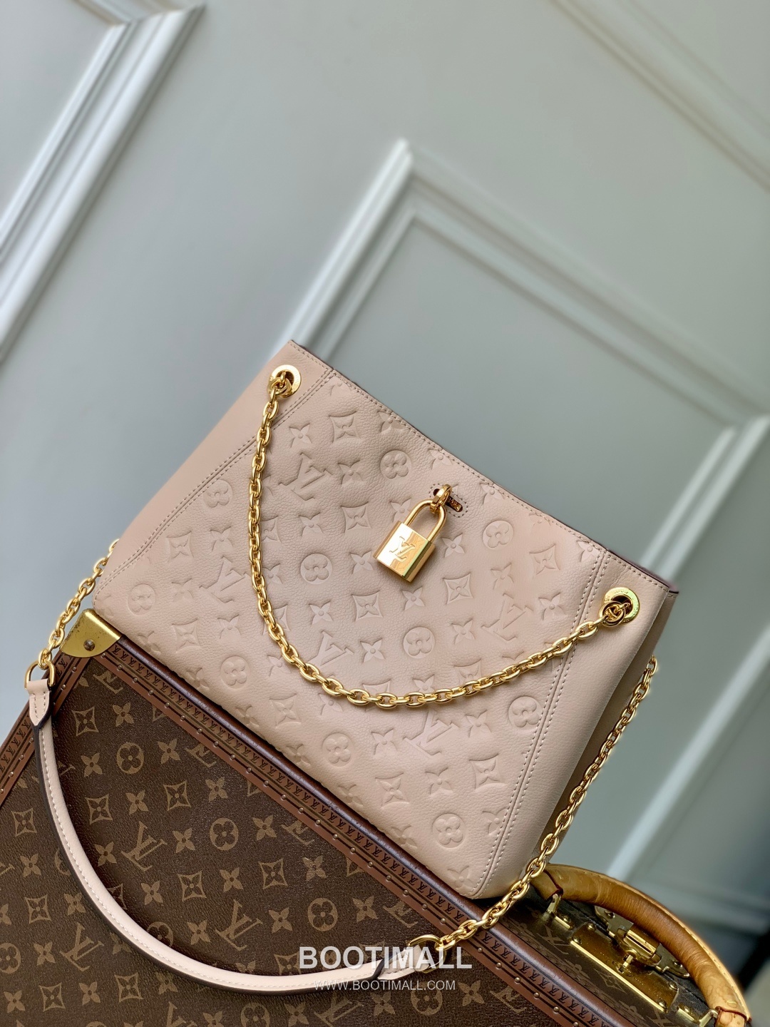 Louis Vuitton Anytime PM Monogram Empreinte Leather Straw White Handbag 루이비통 애니타임 PM M14569 모노그램 앙프렝뜨 레더 샌드 화이트 핸드백 34cm 1