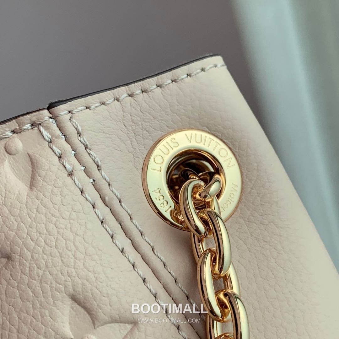 Louis Vuitton Anytime PM Monogram Empreinte Leather Straw White Handbag 루이비통 애니타임 PM M14569 모노그램 앙프렝뜨 레더 샌드 화이트 핸드백 34cm 6